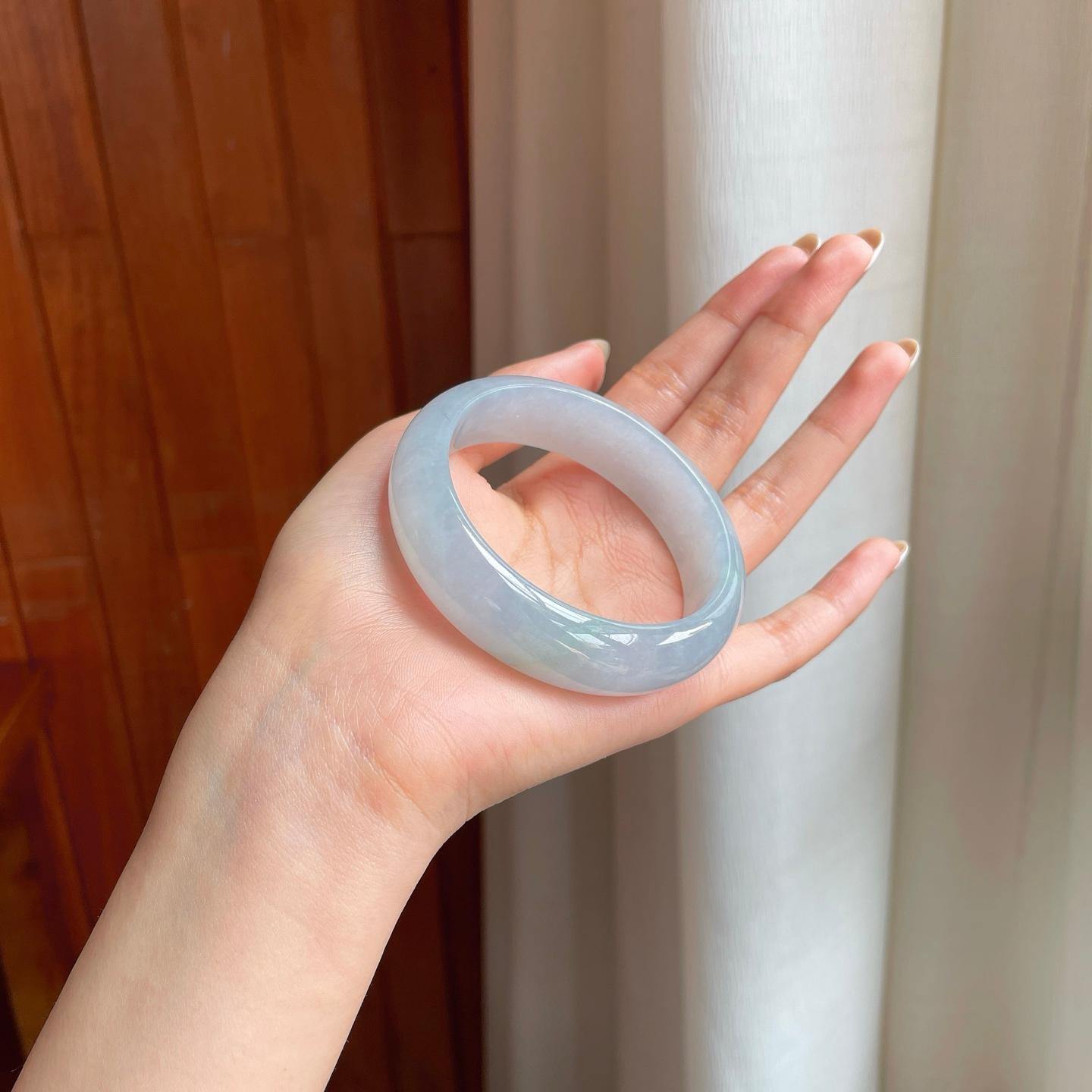 冰种淡底色宽版翡翠平安镯（55.3mm)（yc373871）