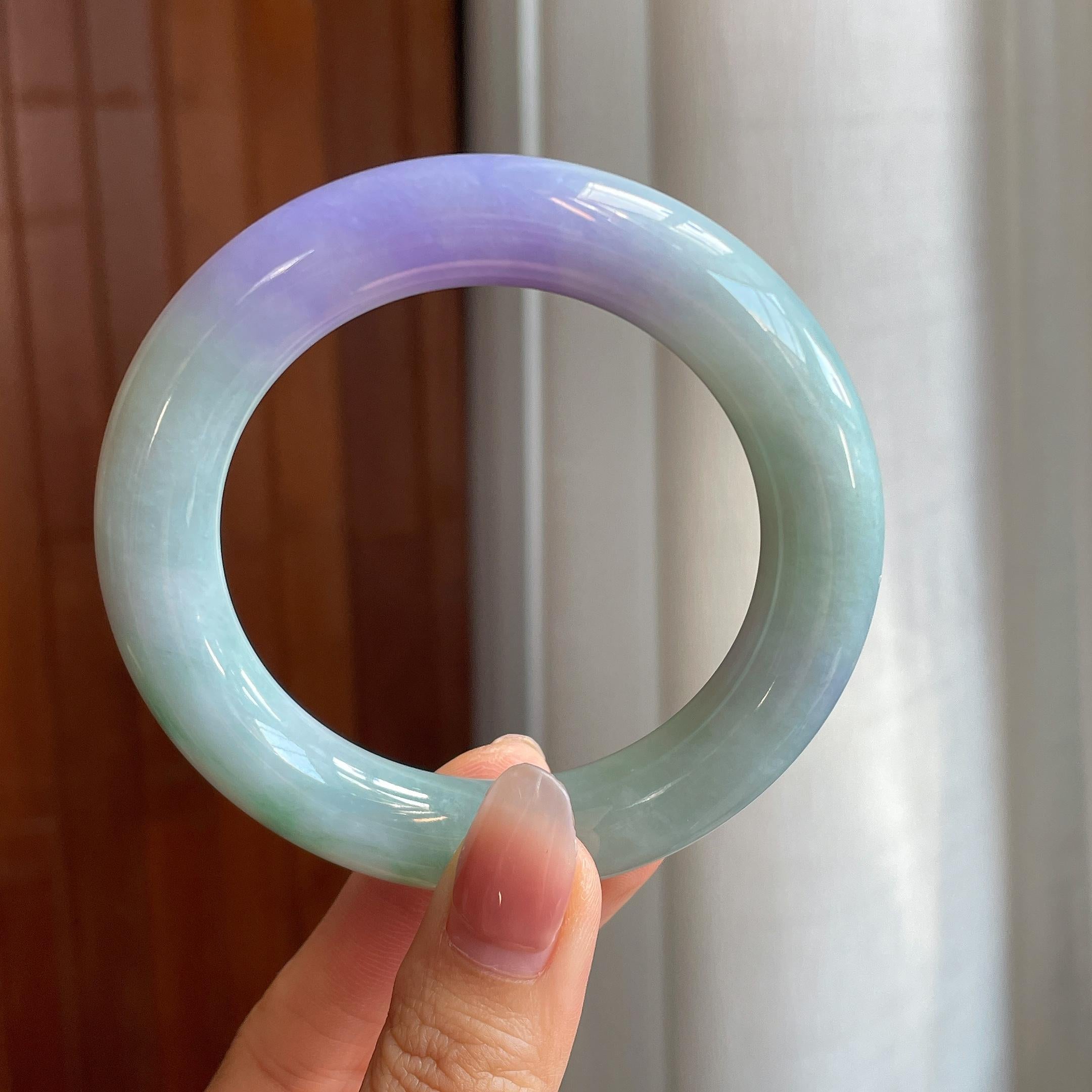 糯冰春带彩翡翠圆条手镯（55.2mm)（yc316084）