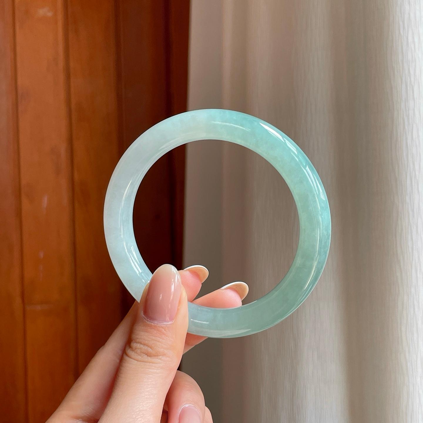 冰种蓝晴底翡翠圆条手镯（57mm）（yc369213）