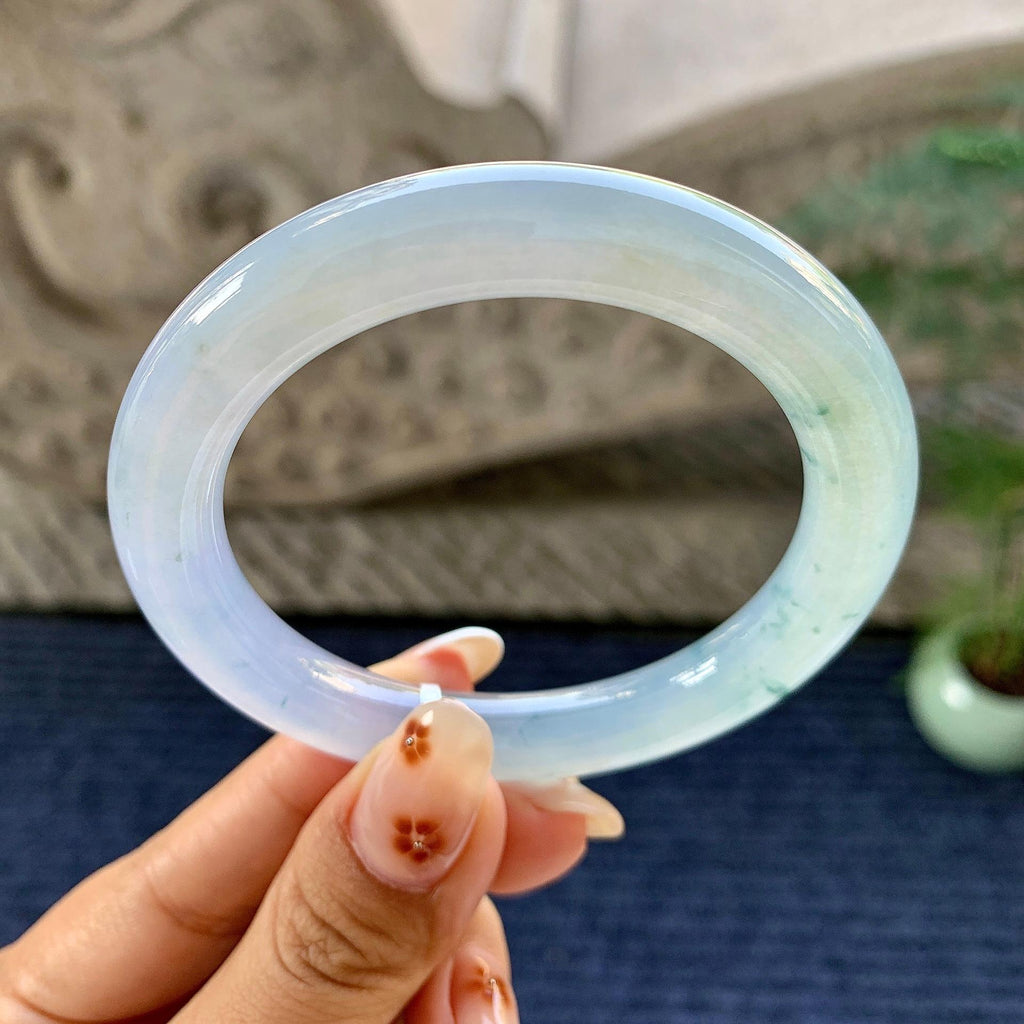 糯冰种淡春彩飘花圆条手镯（54.2mm）（yc249456）