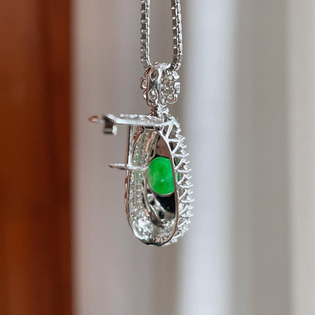 18k金镶糯冰满绿翡翠豆子（yc239604）