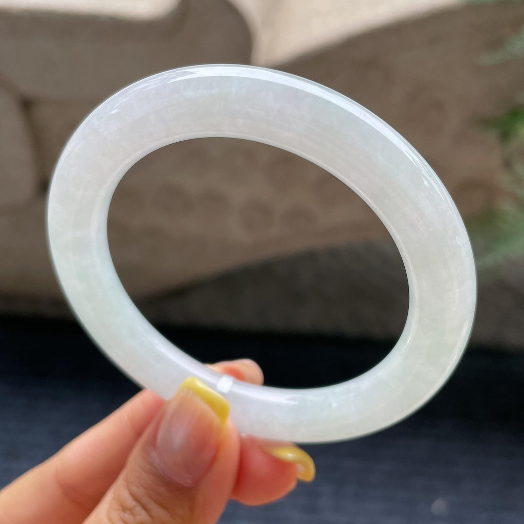 小细条    细糯种淡晴底圆条手镯53.8圈     天然缅甸A货翡翠（yc371526）