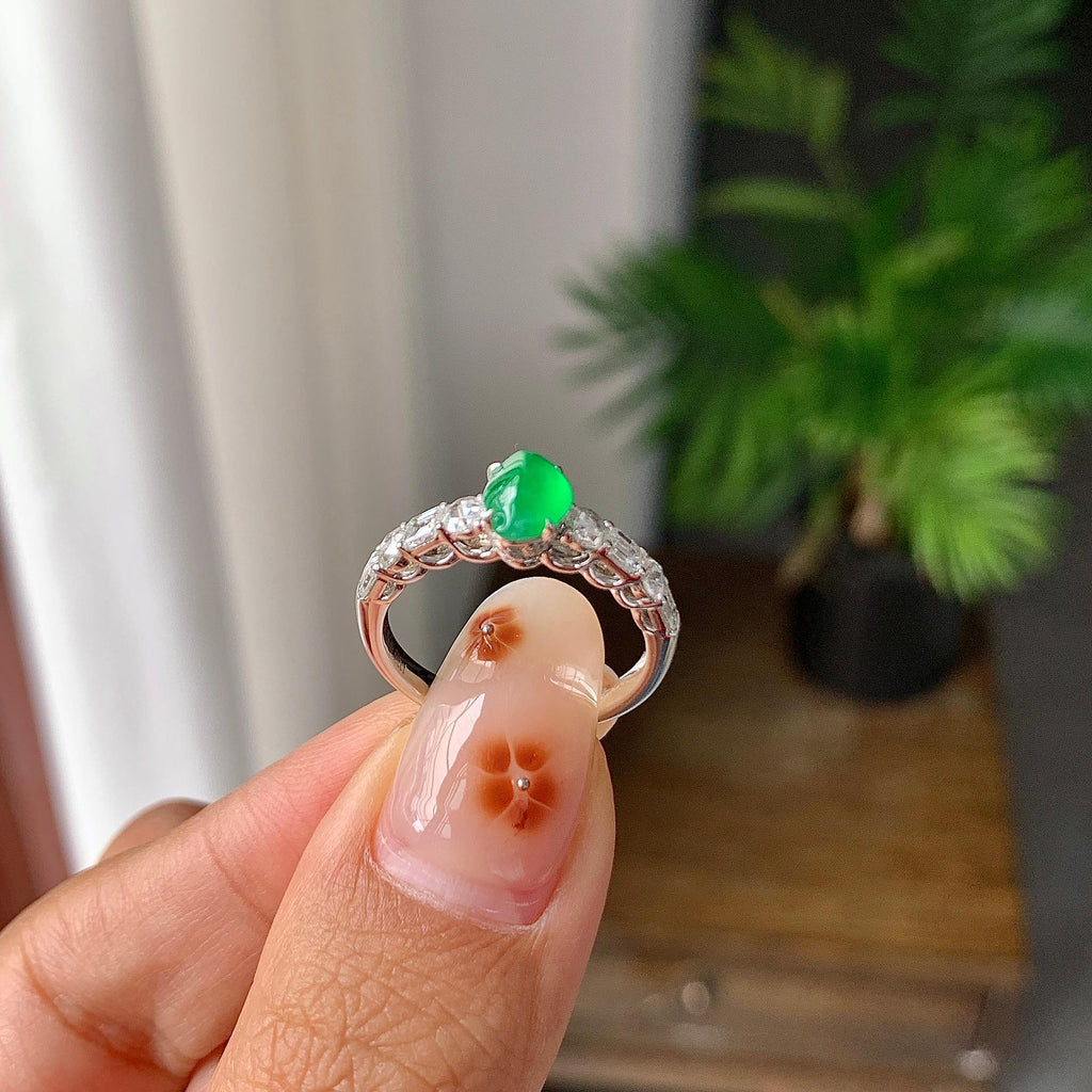 18k金钻镶冰种满绿蛋面戒指（yc257224）