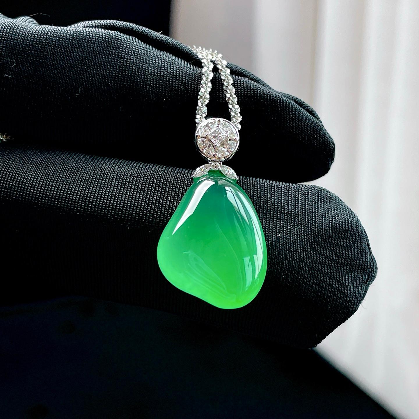 18k金钻镶冰种甜阳绿翡翠吊坠（yc349439）