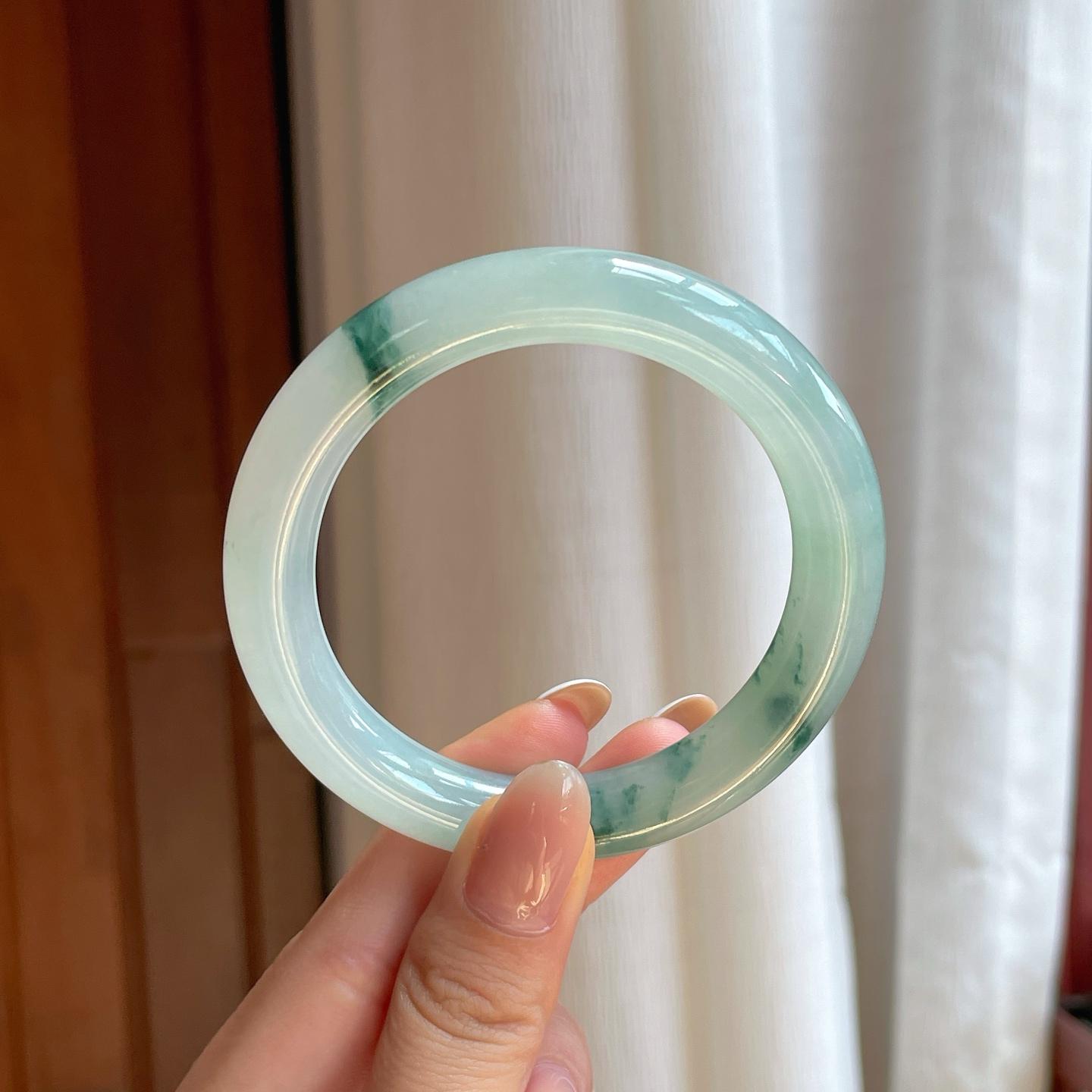 冰种飘花翡翠圆条手镯（54.7mm)（yc381351）