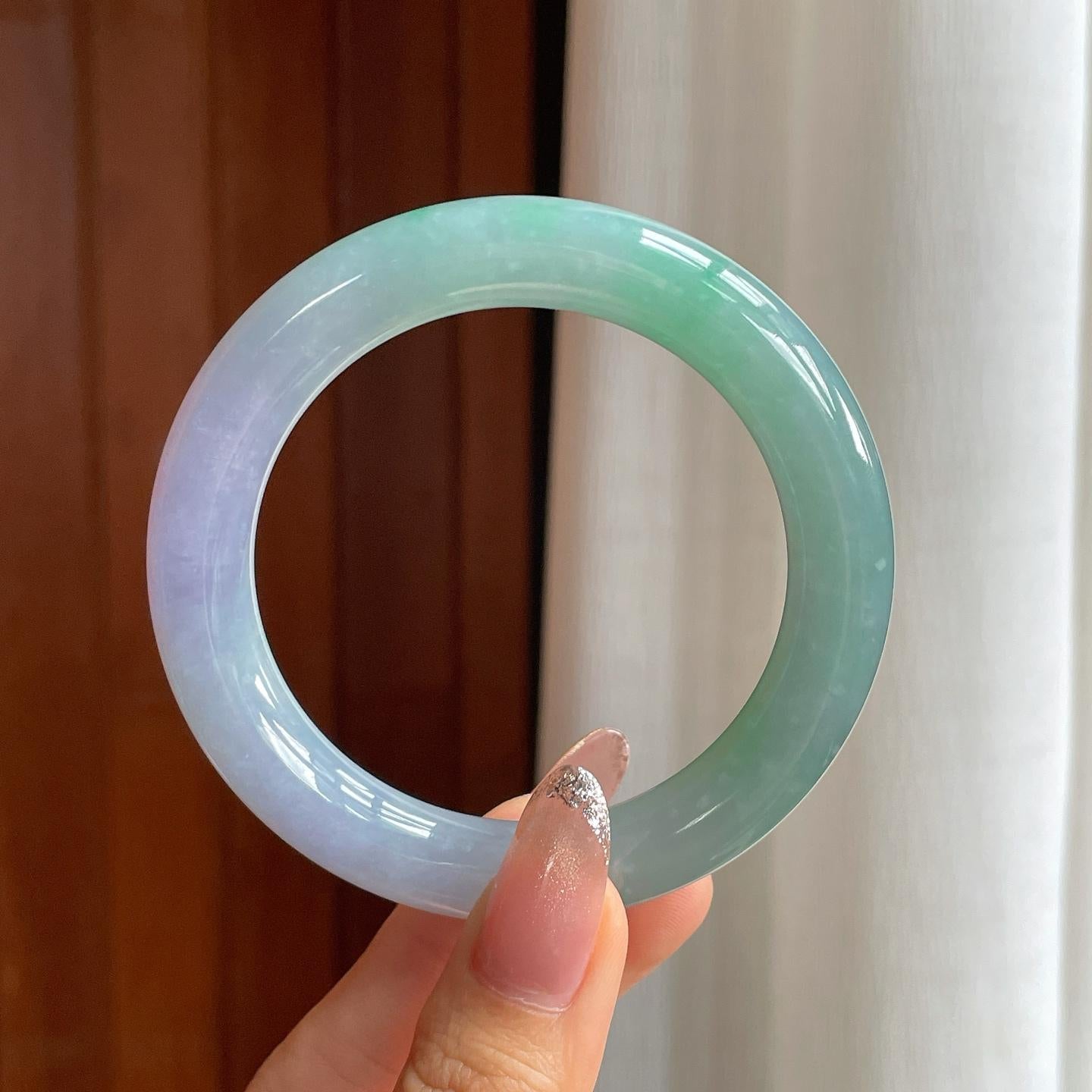 糯冰春带彩翡翠圆条手镯（56.8mm）（yc361773）