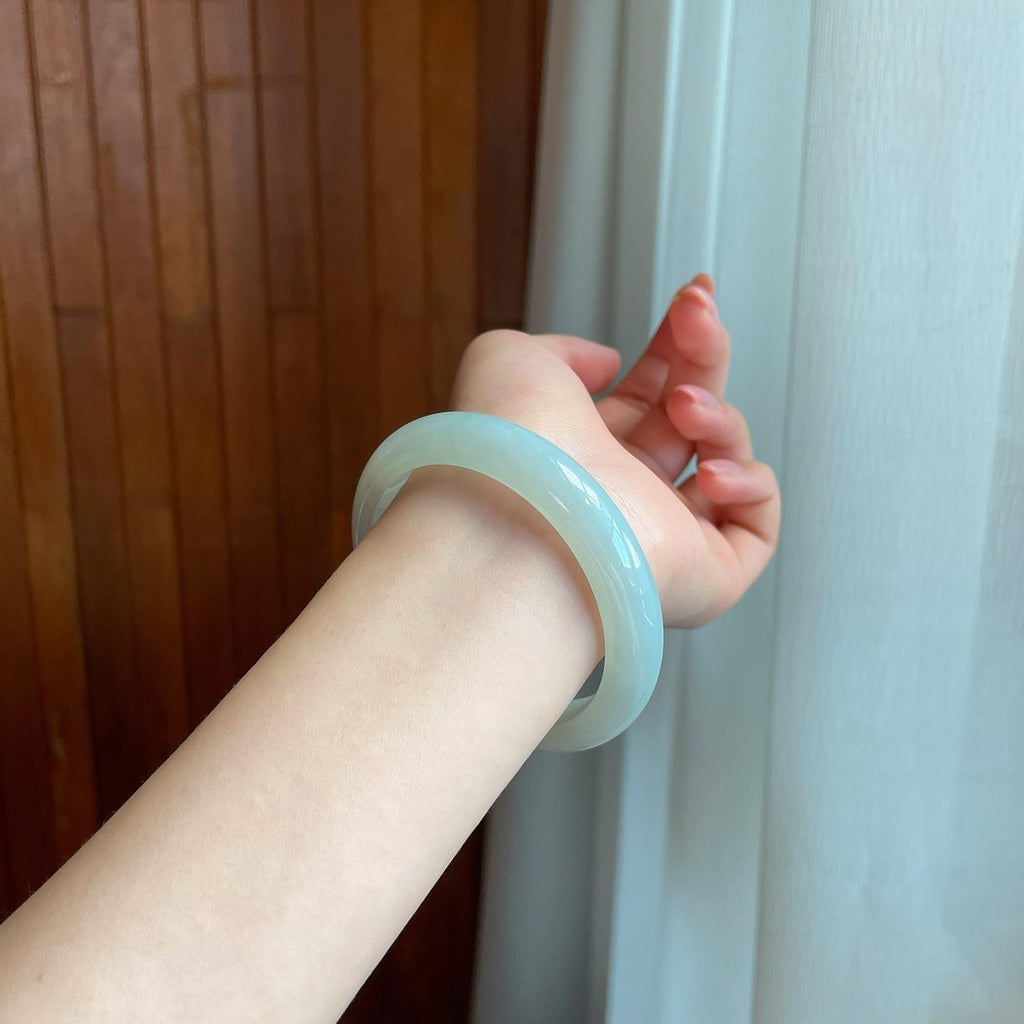 糯冰种晴底翡翠平安镯（56mm)（yc323757）