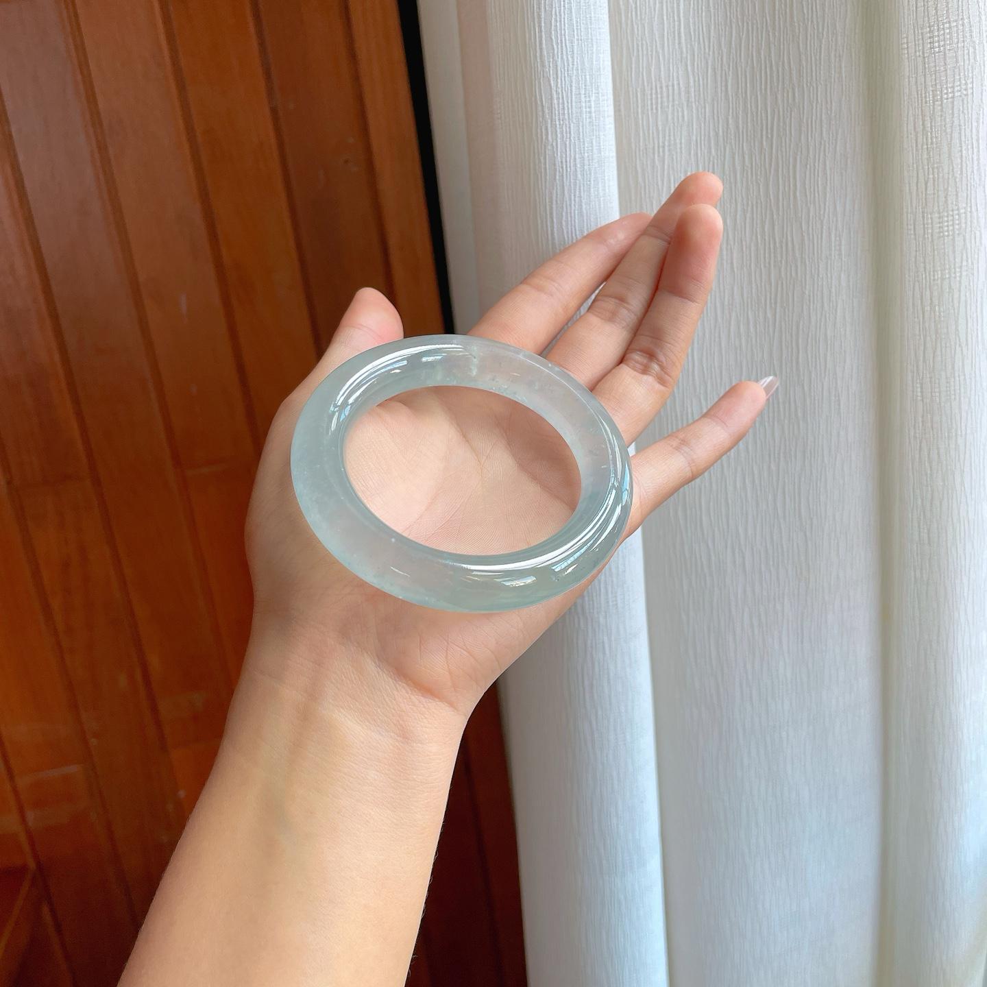 冰玻种雪花棉翡翠圆条手镯（57mm）（yc318614）