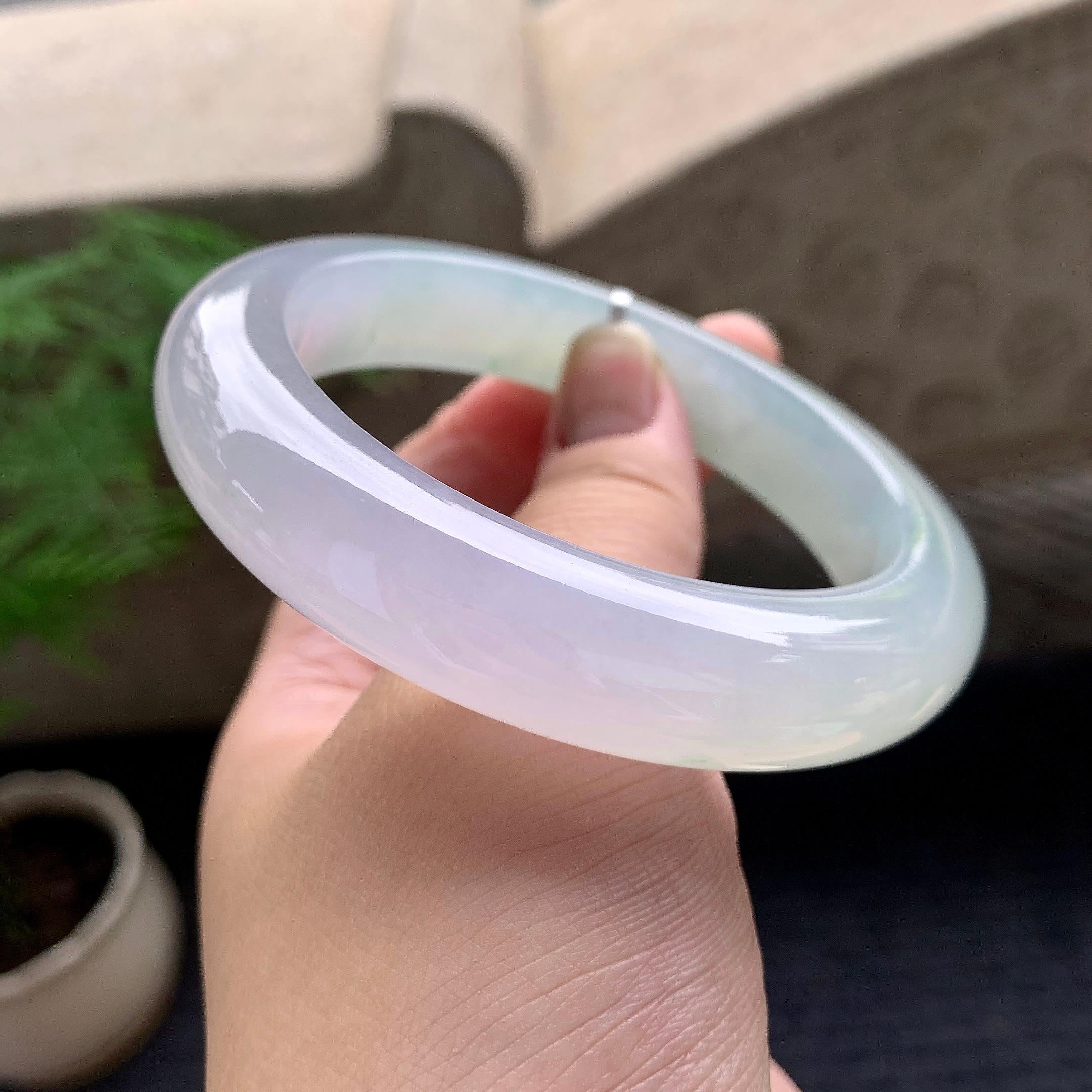 糯冰种淡春彩平安镯（63mm）（yc196494）