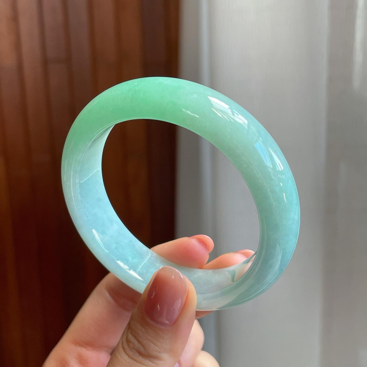 糯冰种果绿底翡翠平安镯（54.7mm)（yc320882）