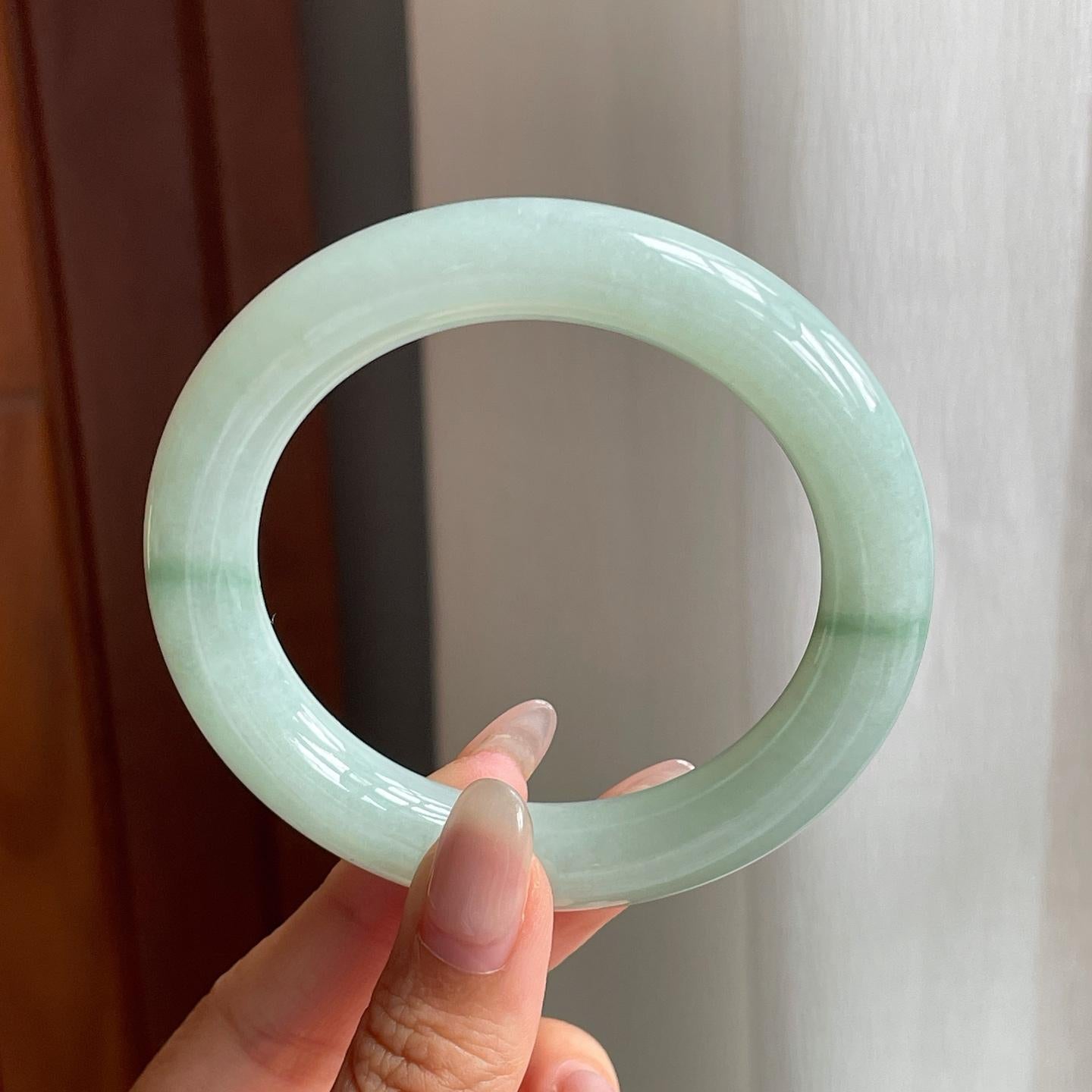 糯冰种晴底飘花翡翠圆条手镯（56mm）（yc199650）