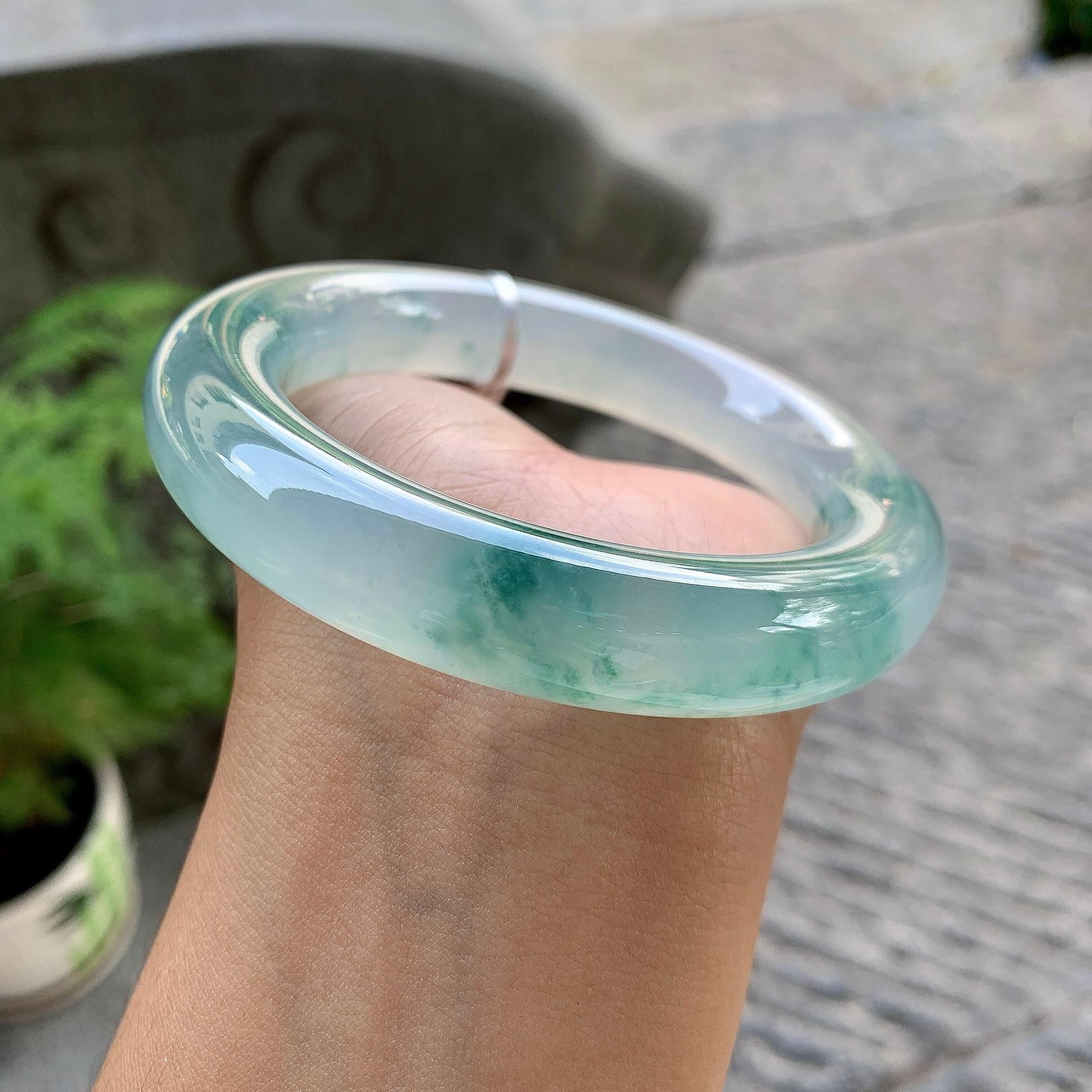 糯冰种飘花圆条手镯（57.4mm）（yc195369）