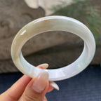 大圈口      细糯种飘黄翡正圈平安镯58圈       天然缅甸A货翡翠（yc421289）