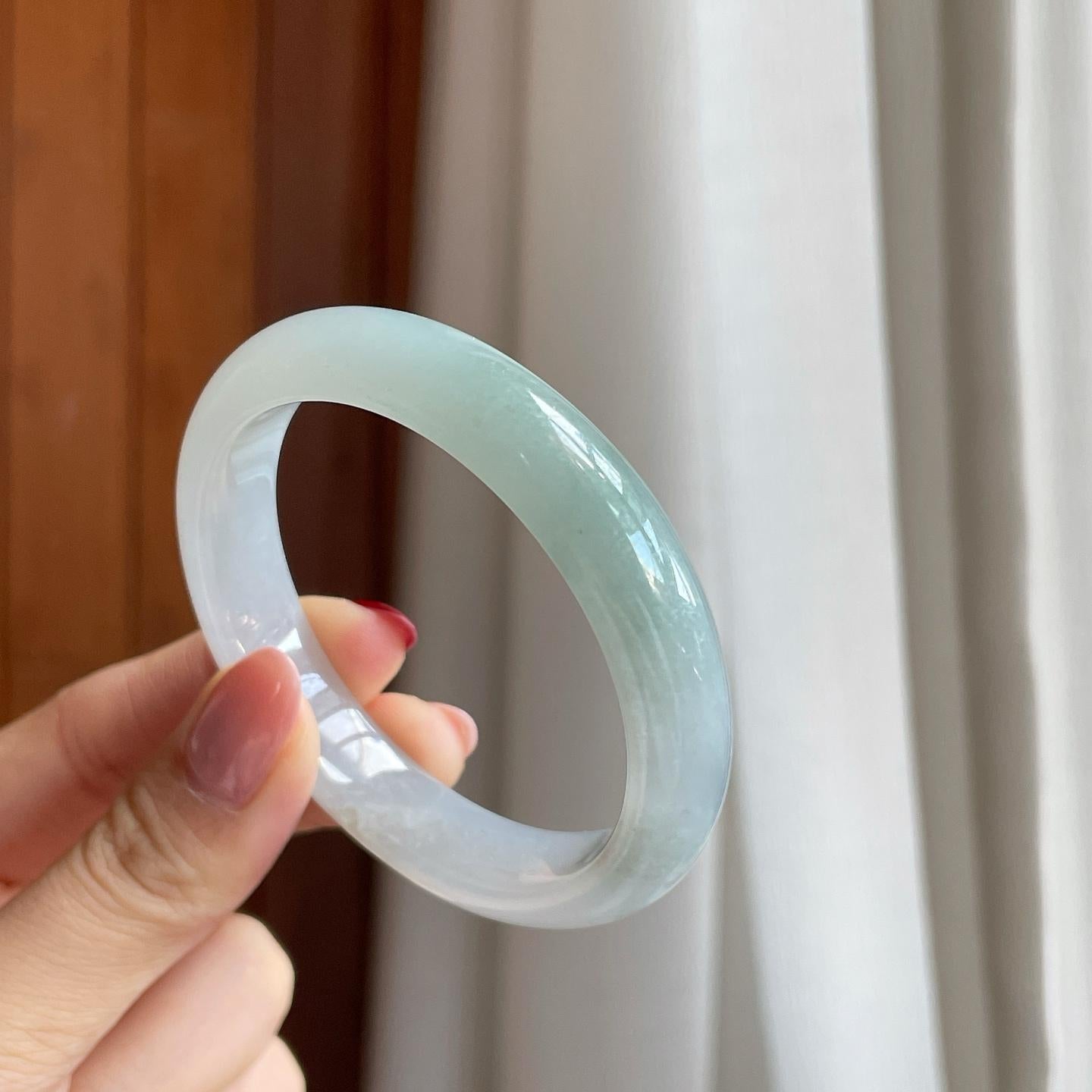 糯冰淡底色翡翠平安镯（53.6mm）（yc302322）