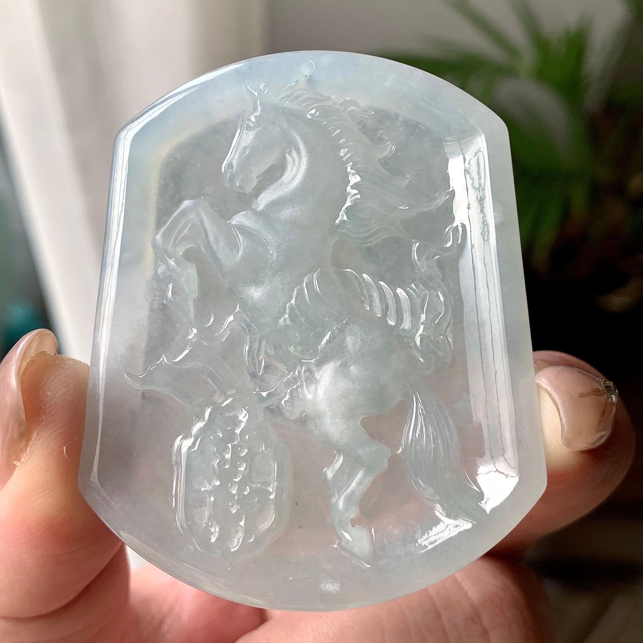 糯冰种带底色马牌挂件  天然缅甸A货翡翠（yc427815）