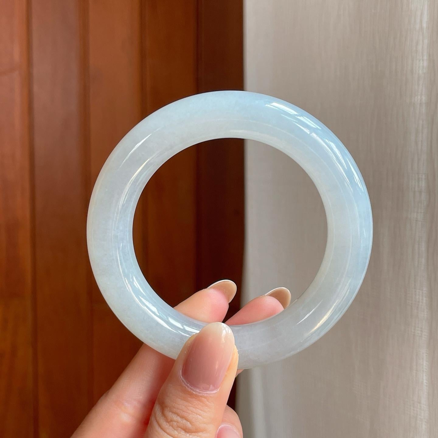 冰种飘一抹紫圆条翡翠手镯（53mm）（yc374183）