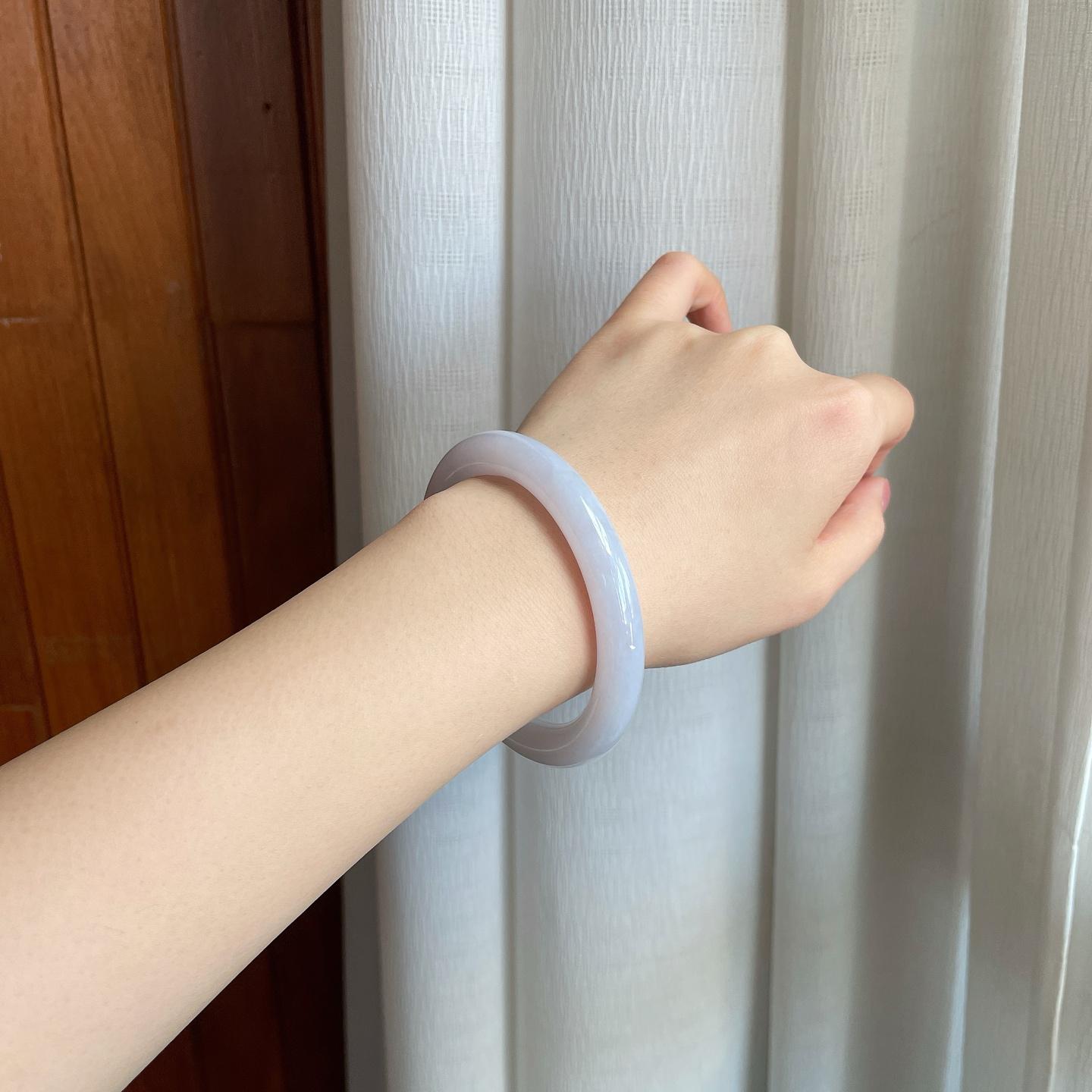 糯冰淡白月光翡翠圆条手镯（58mm）（yc302328）