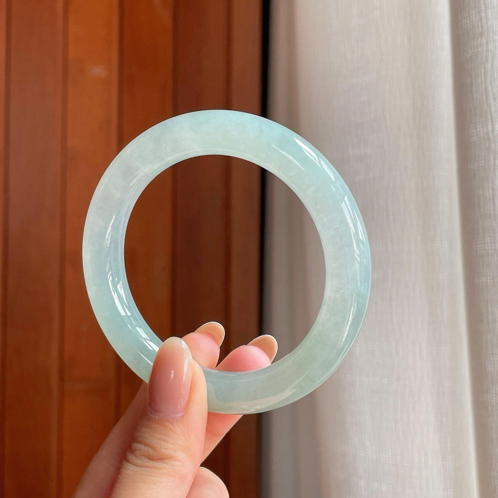 冰种晴底翡翠圆条手镯（55.7mm）（yc374055）