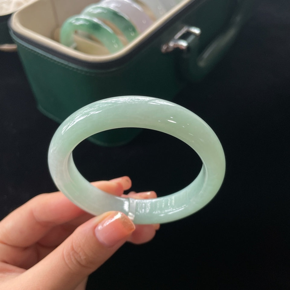 糯冰淡晴底正圈翡翠手镯（55mm）（yc019438）