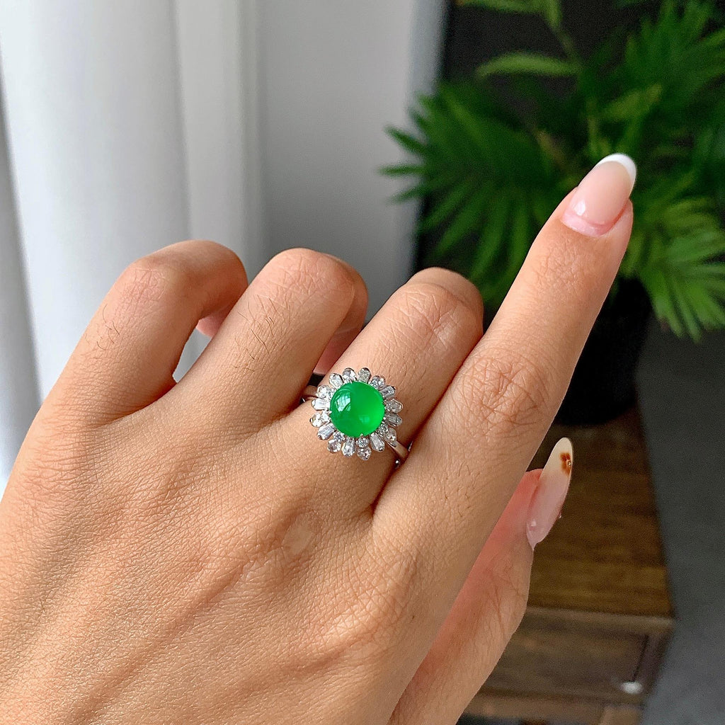 18k金钻镶冰种满绿蛋面戒指（yc255590）