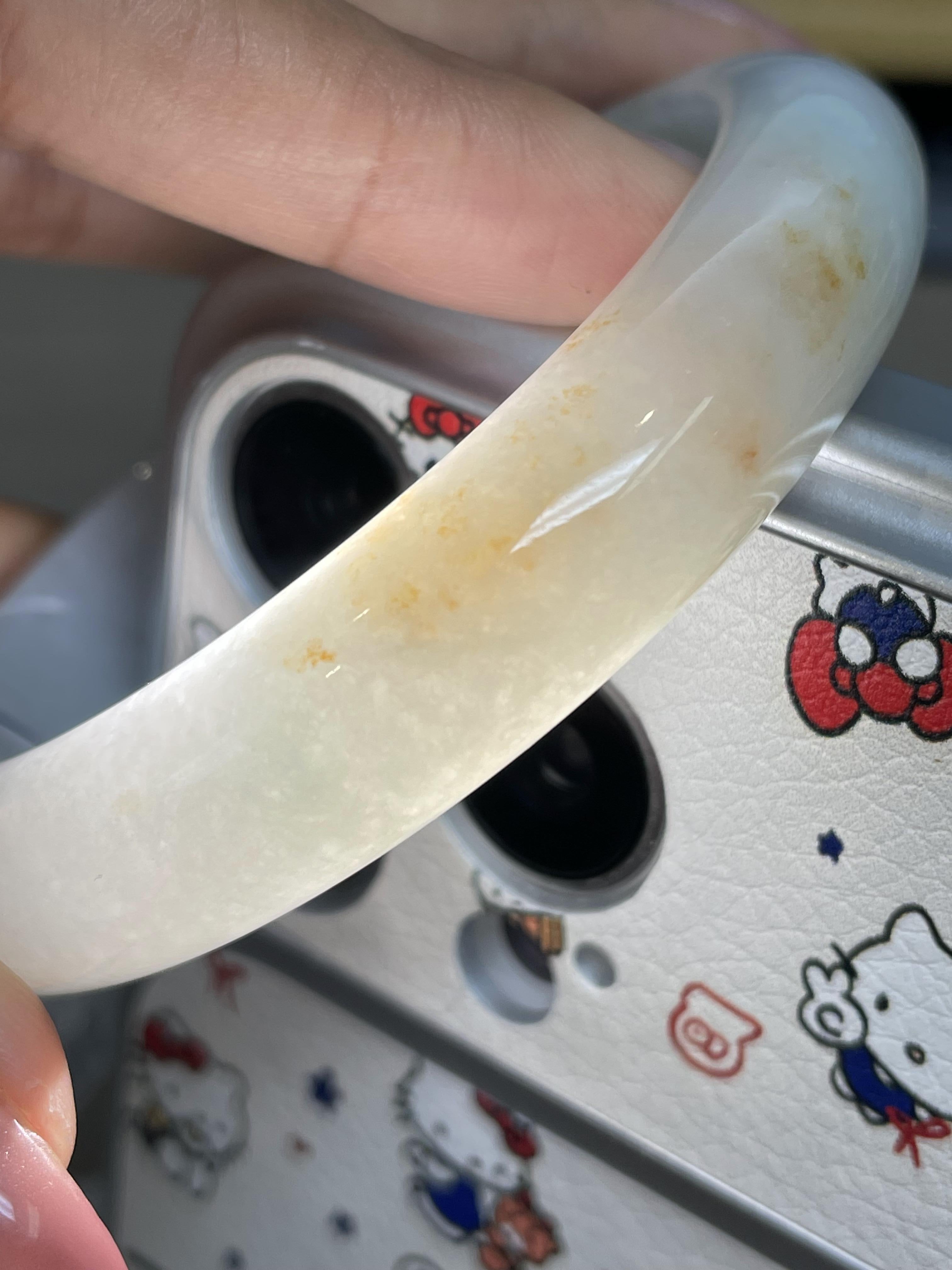 细糯种飘黄翡正圈平安镯57.5圈       天然缅甸A货翡翠（yc423784）