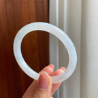 冰种淡春底翡翠圆条手镯（54mm)（yc323838）