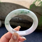 细糯种淡粉底飘绿花正圈平安镯  55.7圈口  天然缅甸A货翡翠（yc436254）