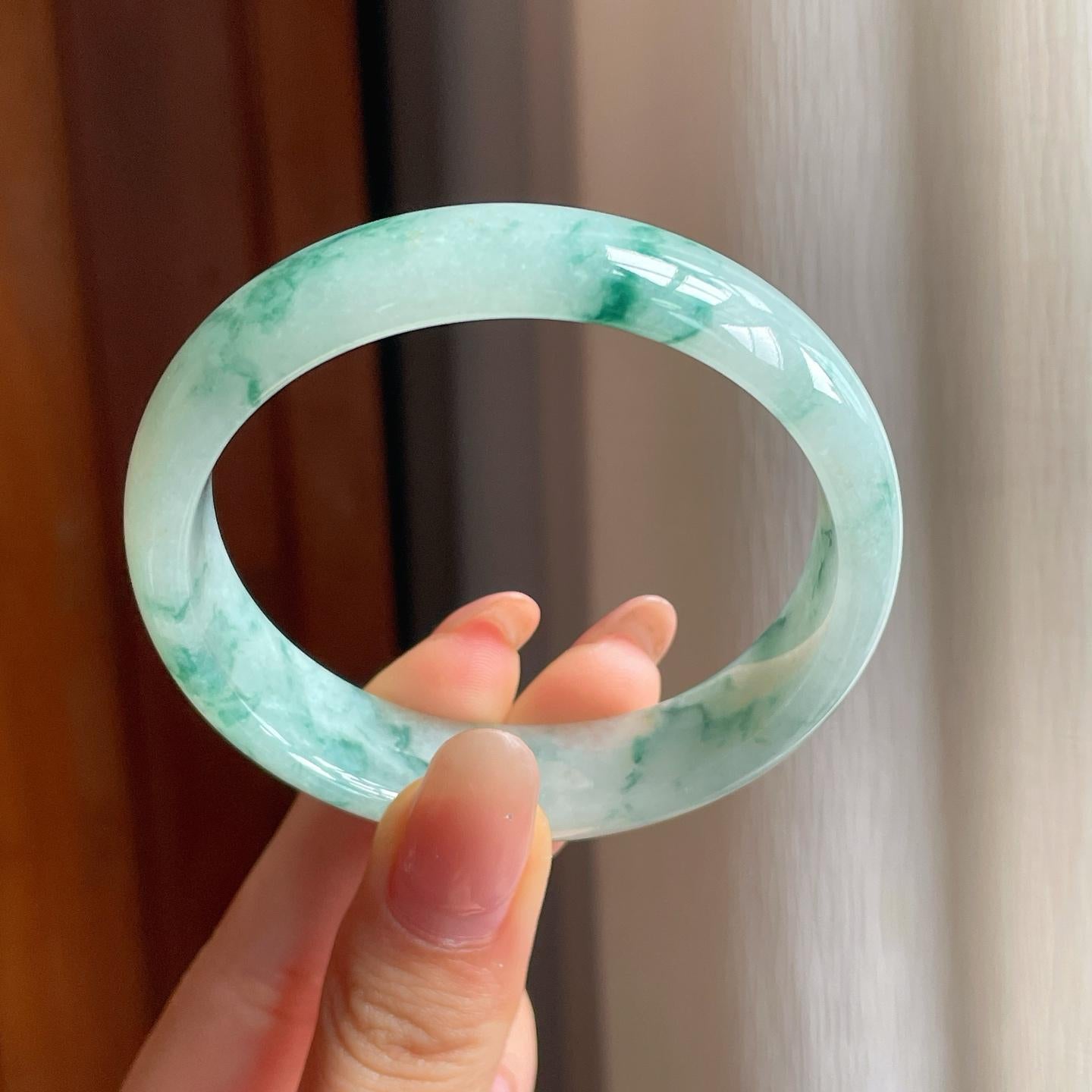 糯冰飘花翡翠贵妃镯（53.5mm）（yc358332）