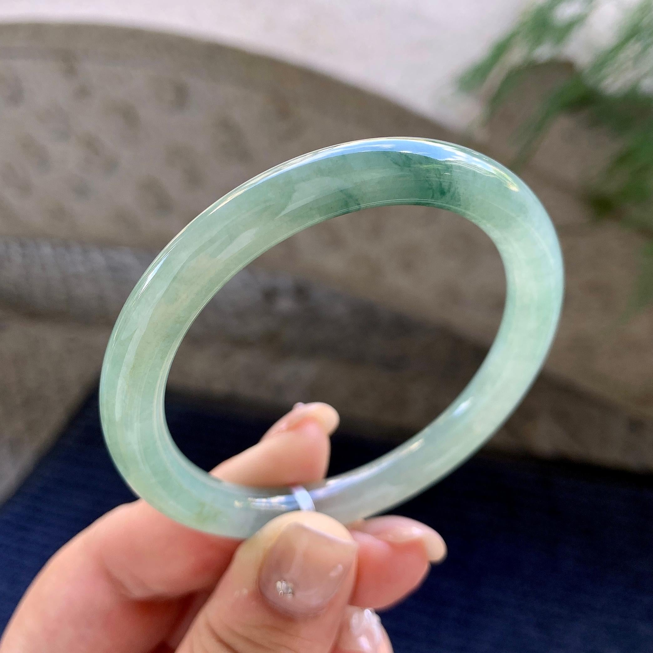 细糯种油青底飘花圆条手镯53.3圈口  天然缅甸A货翡翠（yc457008）