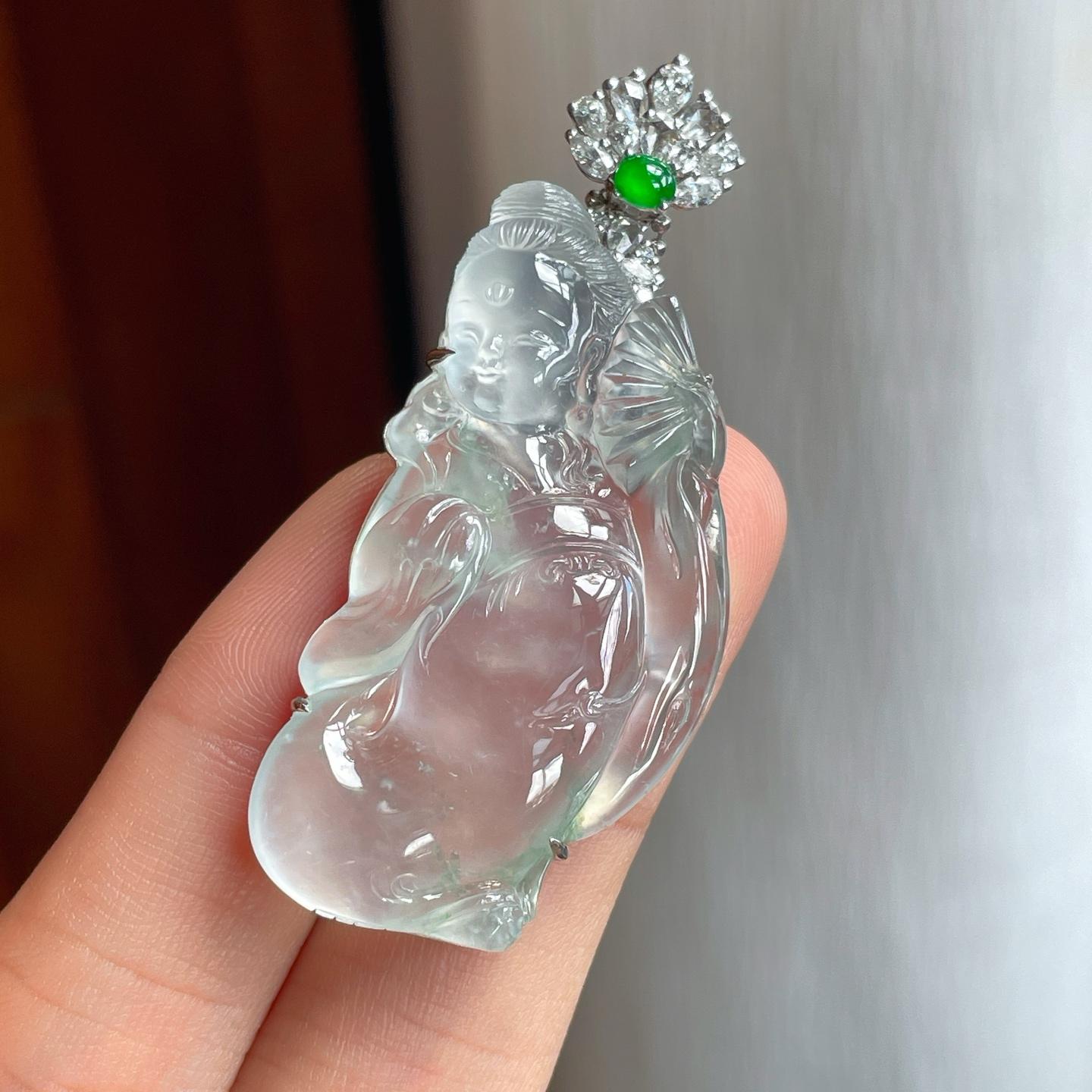 18k金镶冰种淡底色翡翠贵妃（yc251035）