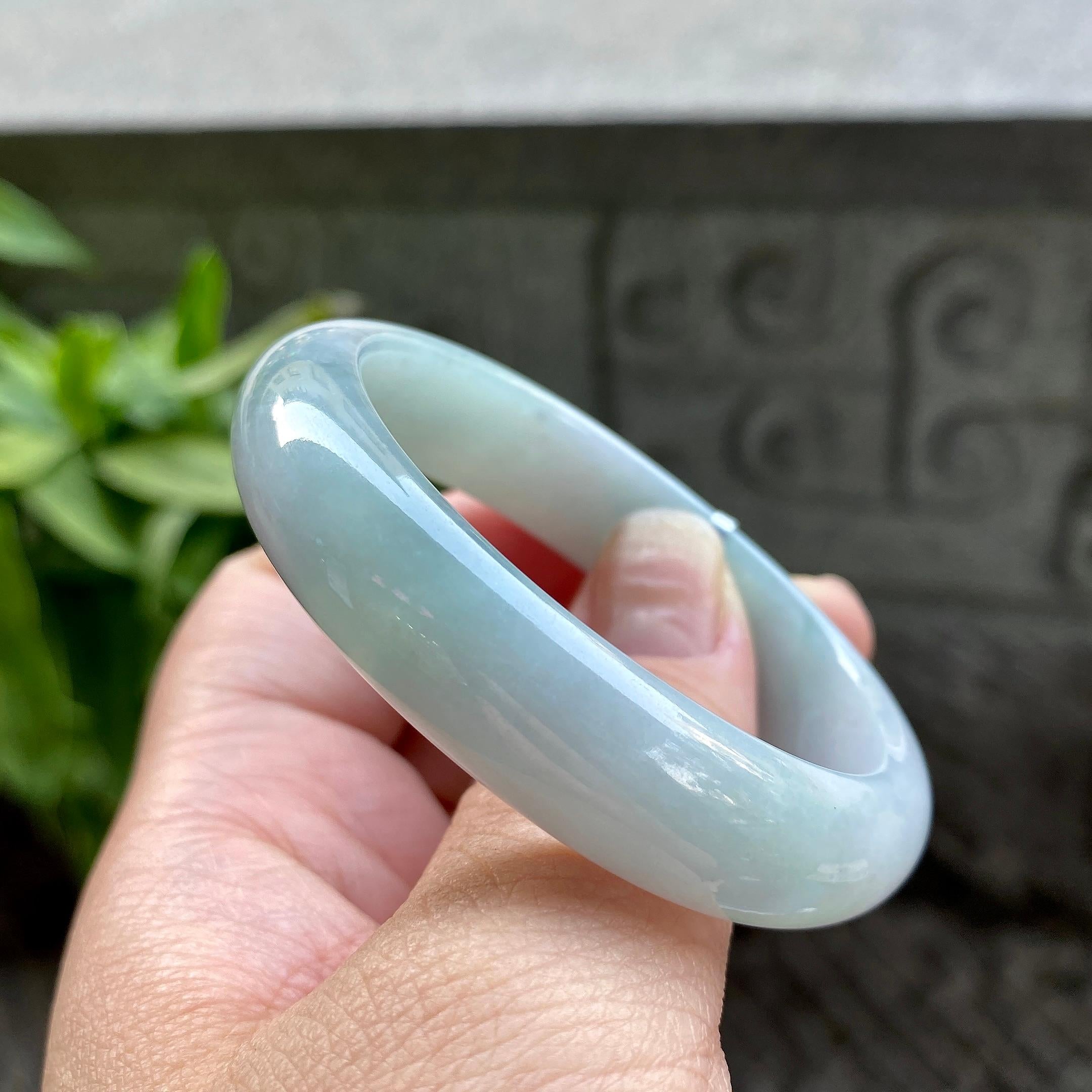 小圈口 细糯种淡晴底贵妃手镯50.6圈口 天然缅甸A货翡翠（yc313323）