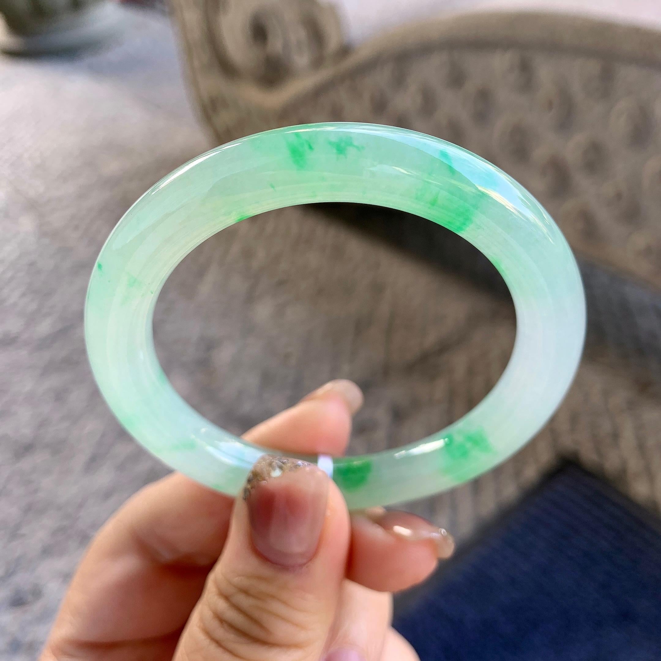 糯冰种飘花圆条手镯（50.3mm）（yc290977）