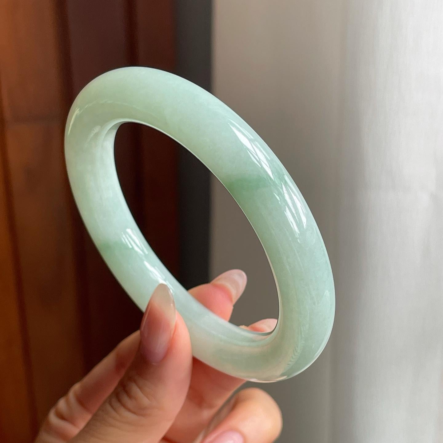 糯冰种晴底飘花翡翠圆条手镯（56mm）（yc199650）