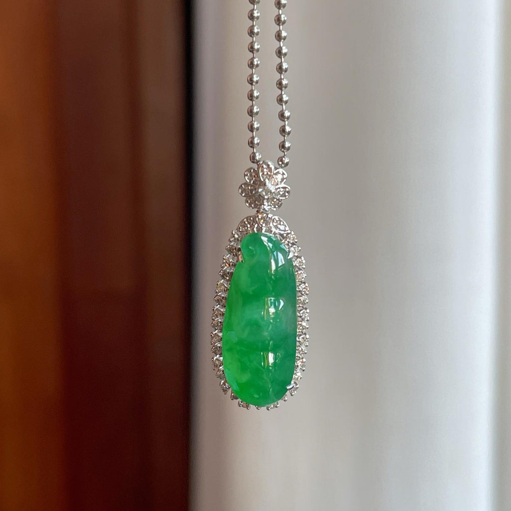 18k金钻镶冰种满绿翡翠豆子（yc257842）