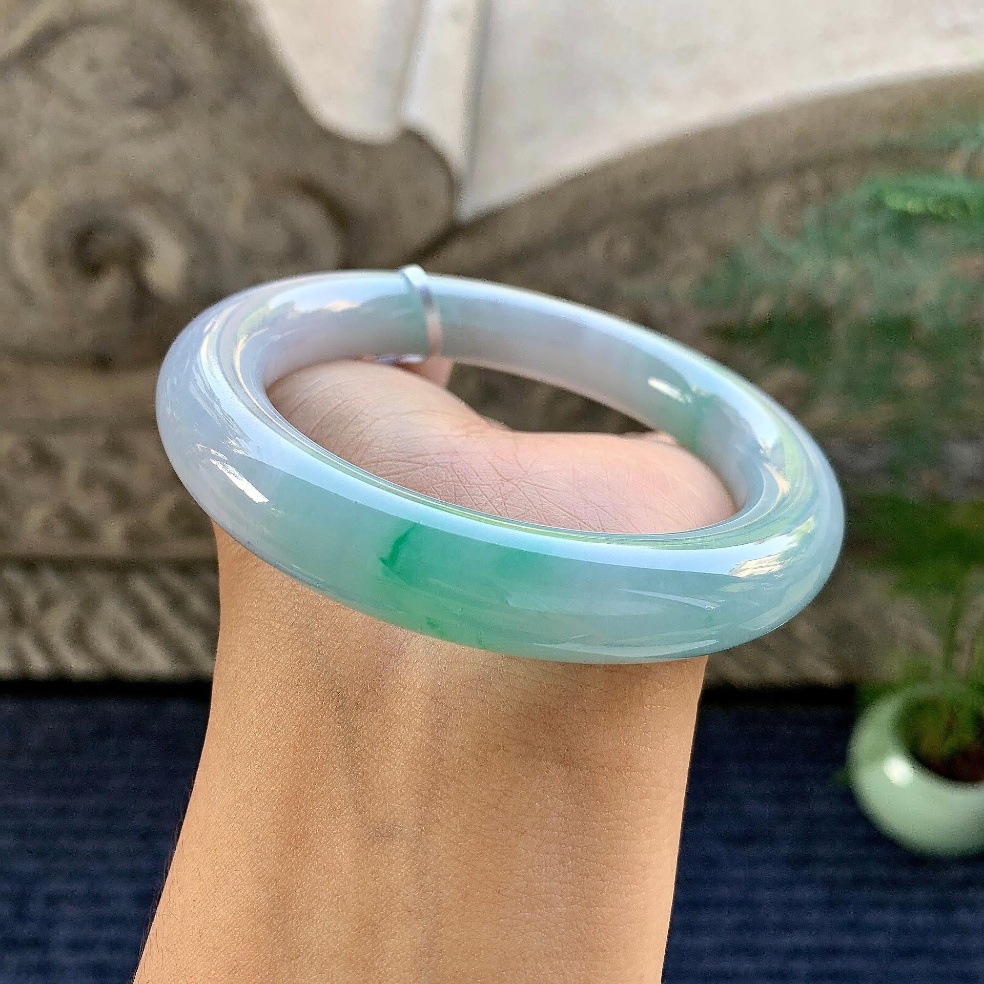 细糯种飘绿圆条手镯（58.6mm）（yc249460）