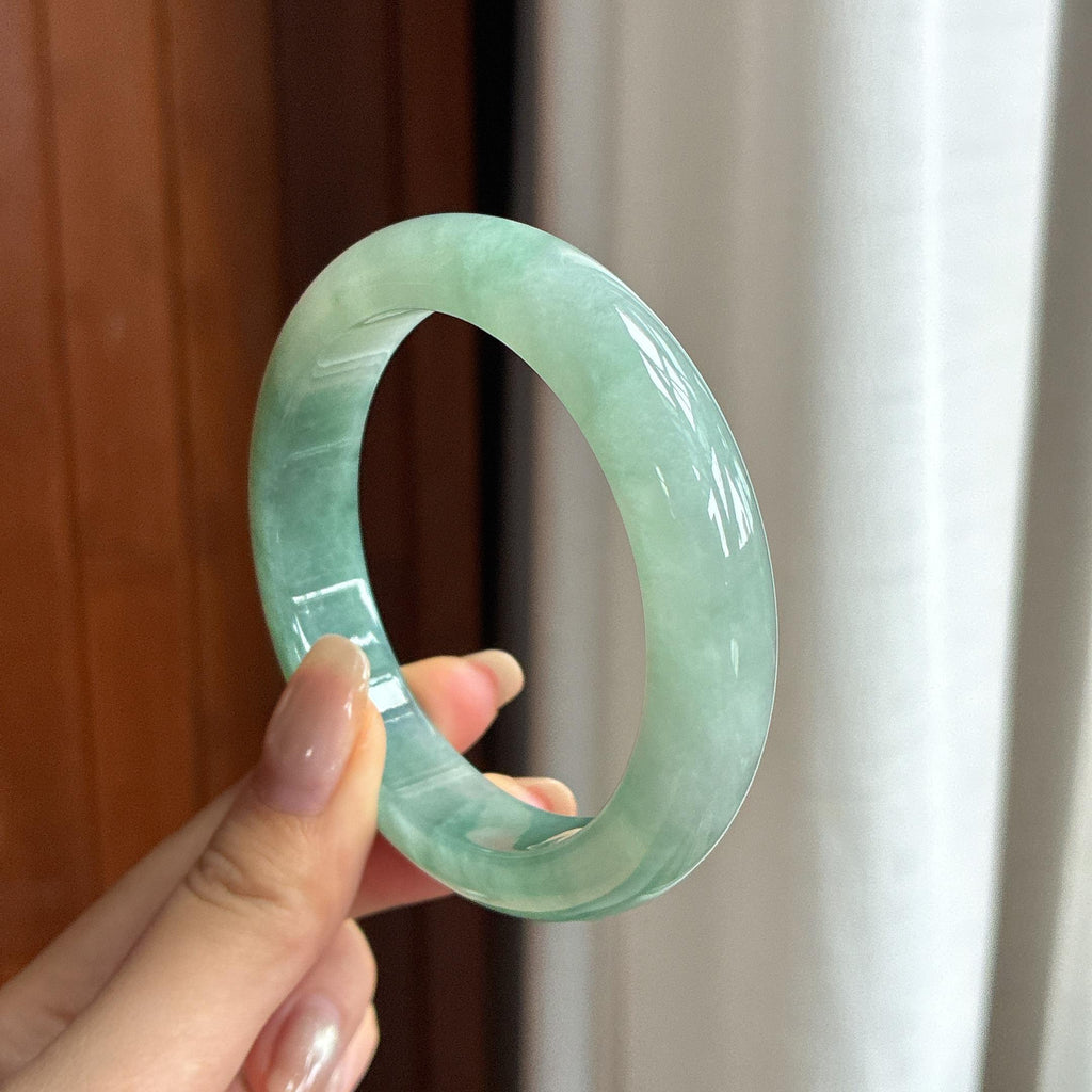 Vòng tay bình an chính khuyên miệng rộng, loại hạt mịn bán sơn bán thủy, size 58, Ngọc phỉ thúy tự nhiên loại A Myanmar (yc450833)