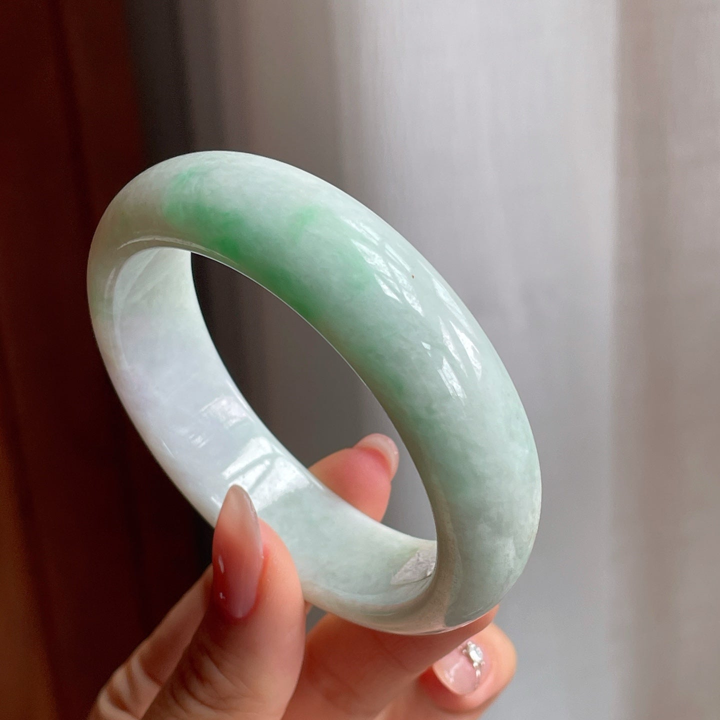 细糯种飘绿花翡翠宽版平安镯（54mm）
