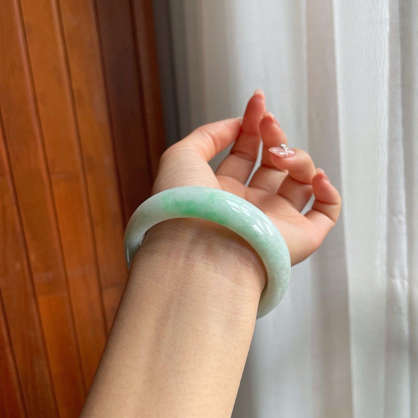 细糯种飘绿花翡翠宽版平安镯（54mm）