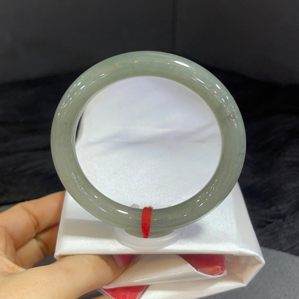 糯冰湖水底色圆条翡翠手镯，尺寸：55.5-9.6-9 （wg0027422）