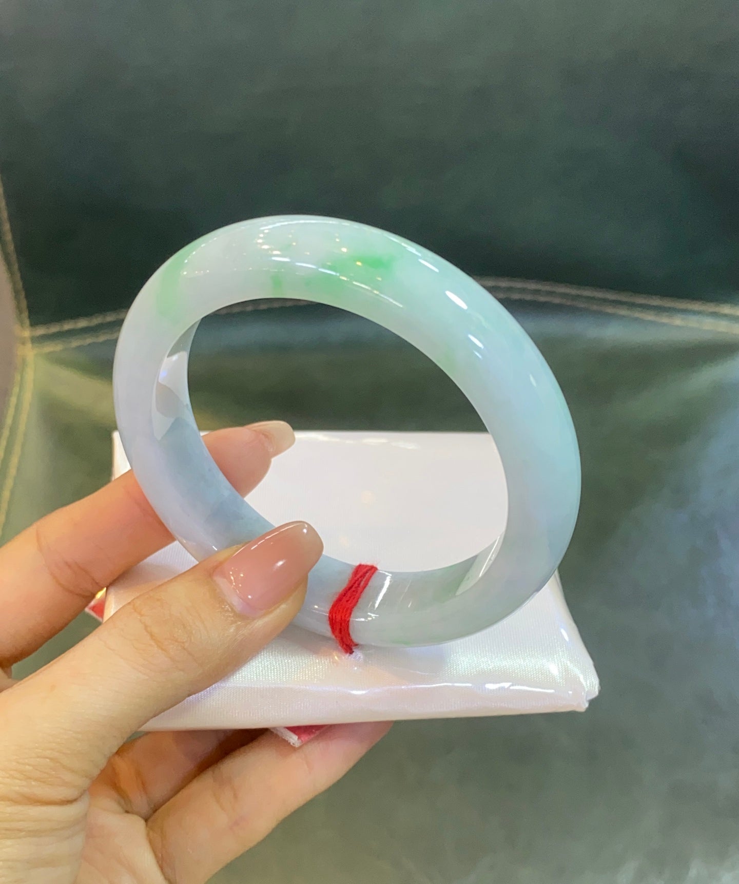 超值推荐白底青翡翠手镯 ️尺寸：56.5-12.8-8.8（wg0035186）