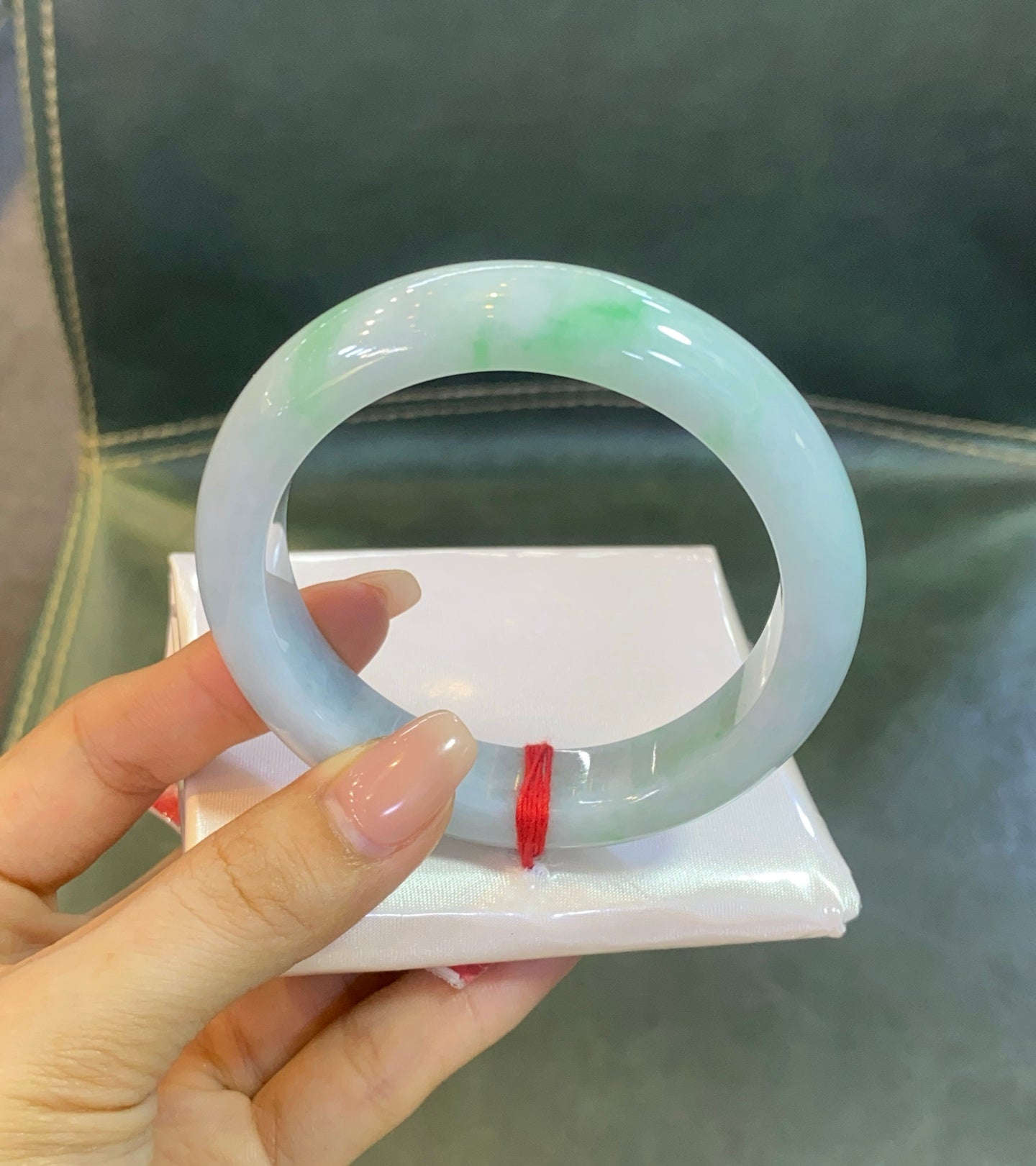 超值推荐白底青翡翠手镯 ️尺寸：56.5-12.8-8.8（wg0035186）