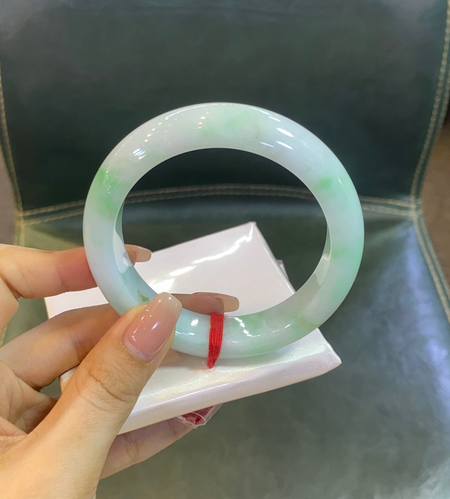 超值推荐白底青翡翠手镯 ️尺寸：56.-13.6-9.2（wg0035185）