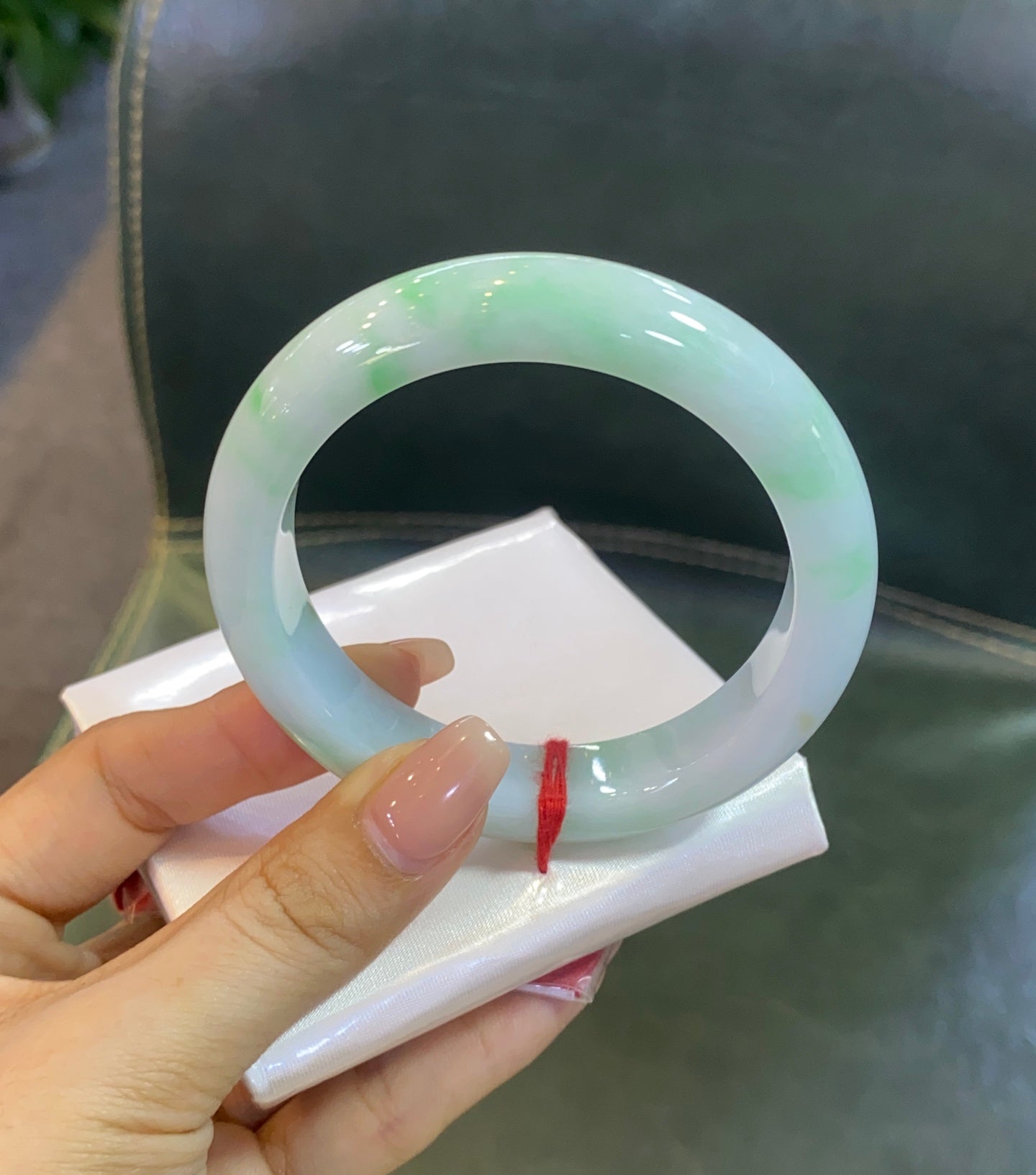 超值推荐白底青翡翠手镯 ️尺寸：56-12.4-8.9（wg0035184）