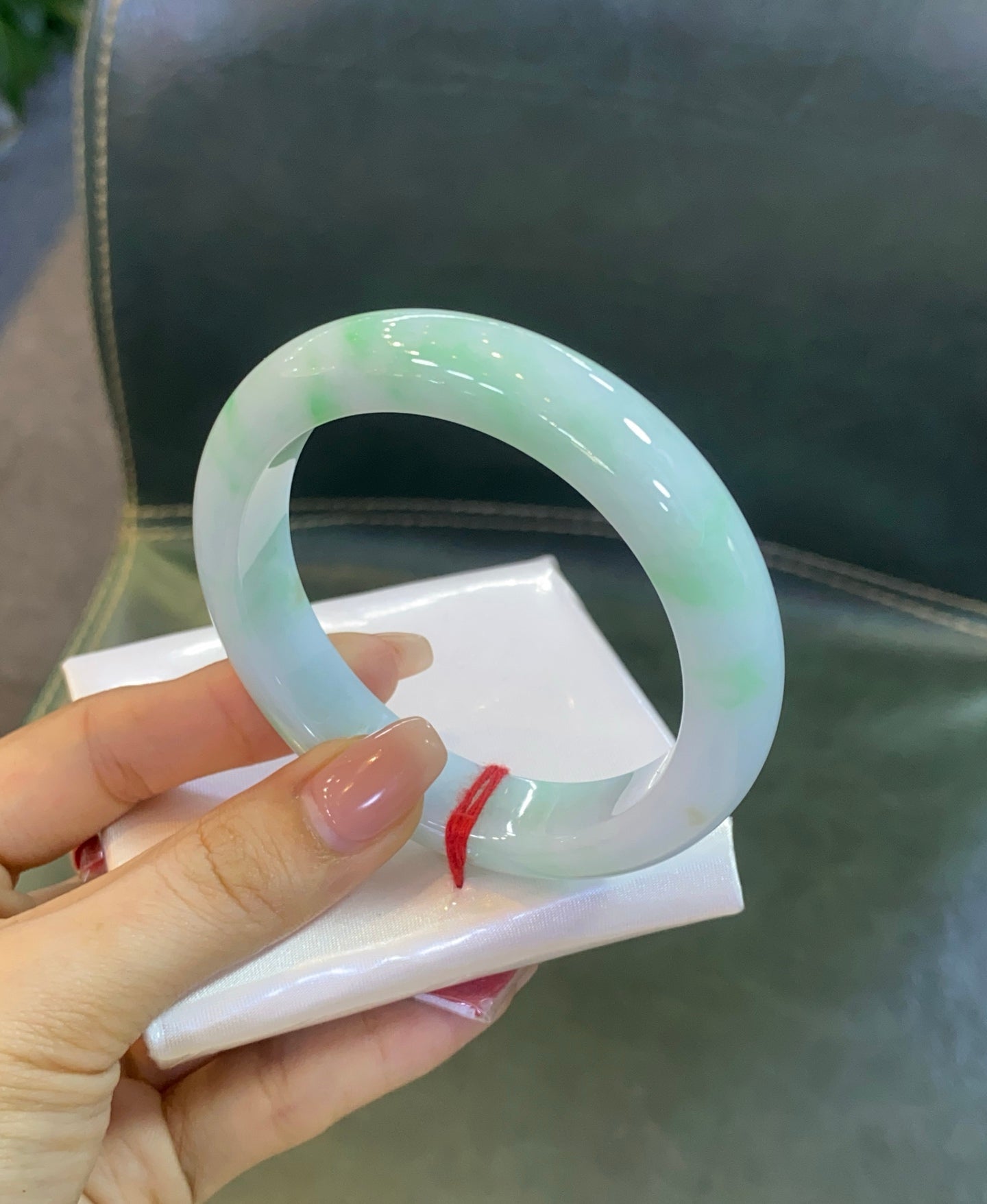 超值推荐白底青翡翠手镯 ️尺寸：56-12.4-8.9（wg0035184）