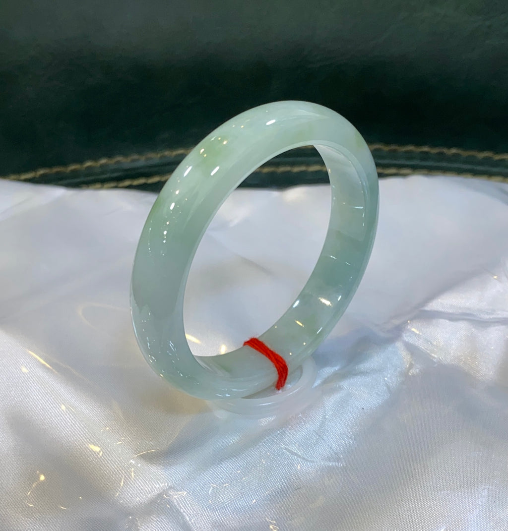 细糯晴底翡翠平安镯｜ 编号：24071203-5004 具体尺寸:55-12.5-7.5（wg0040734）