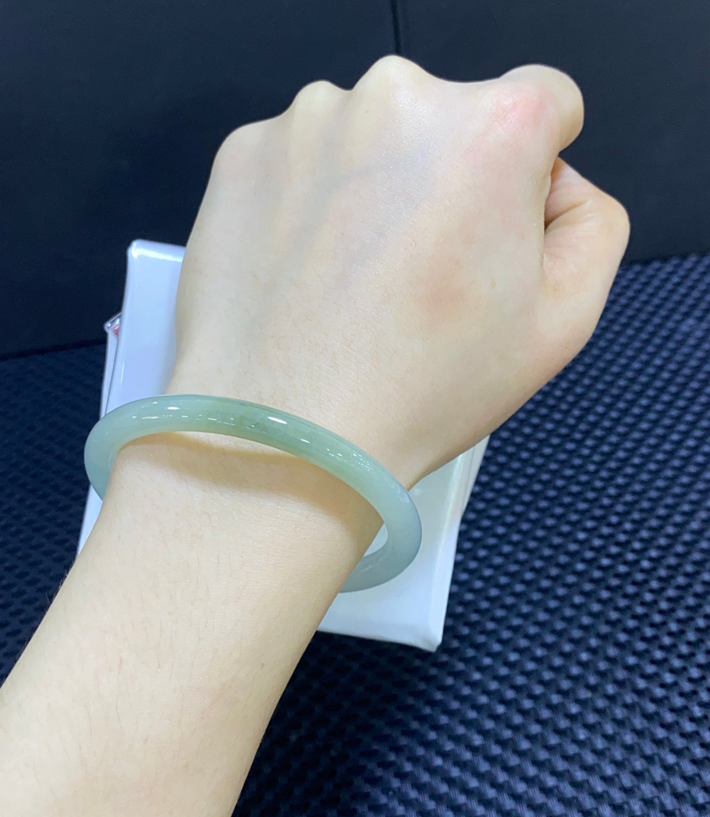 糯冰晴底翡翠叮当镯 编号：24082404-2002 具体尺寸：54-6.4-6.3（wg0043055）