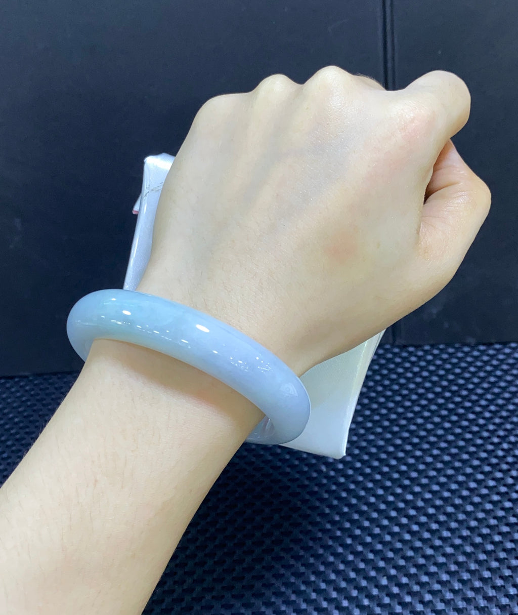 细糯蓝紫翡翠平安镯 编号：24070315-3002 具体尺寸：55.5-12.8-7.9（wg0043052）