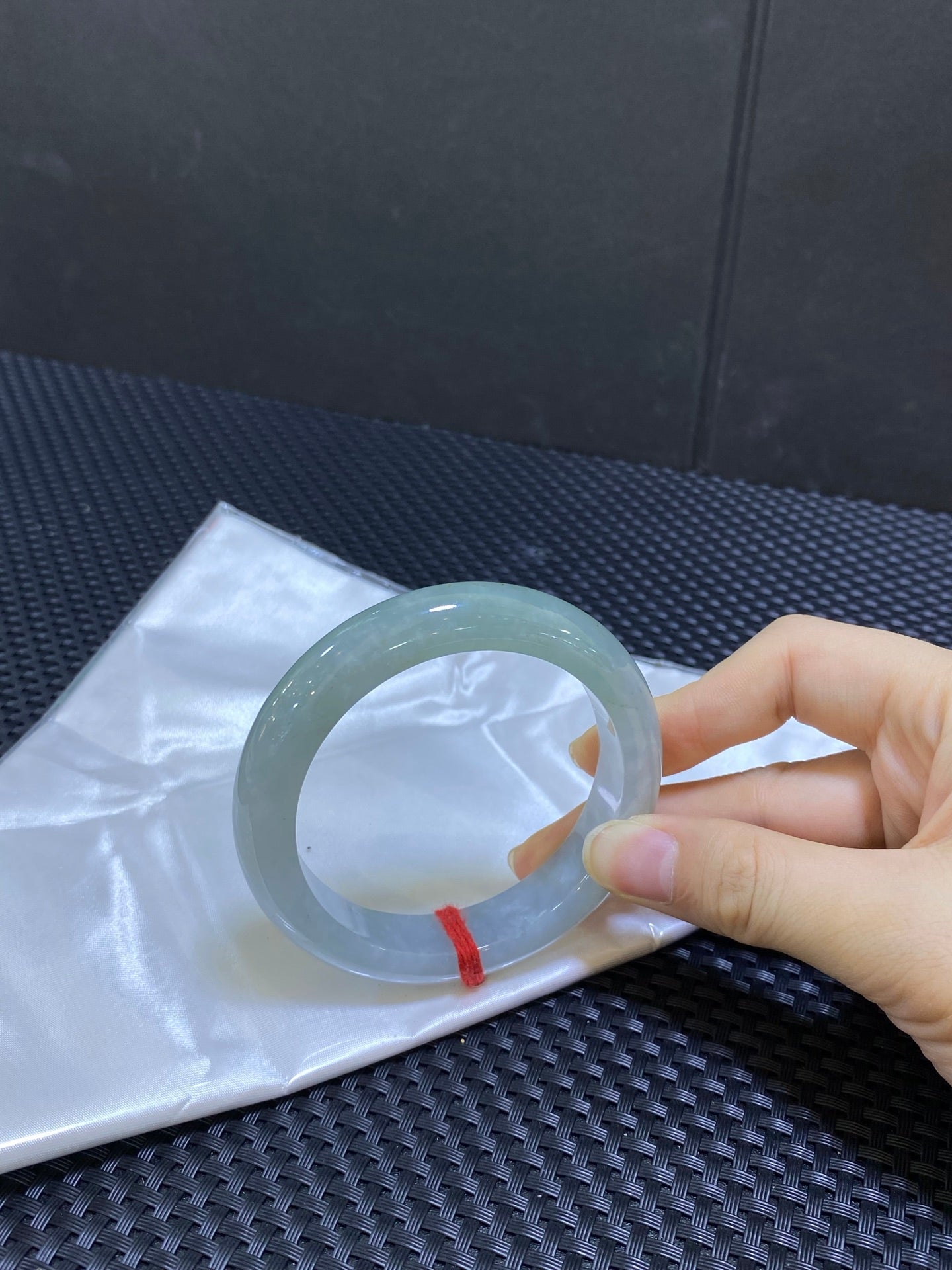 56-57能戴｜ 编号：23082102-4001 用料特别扎实的一条半山水平安镯。上手特别的大气（wg0050825）