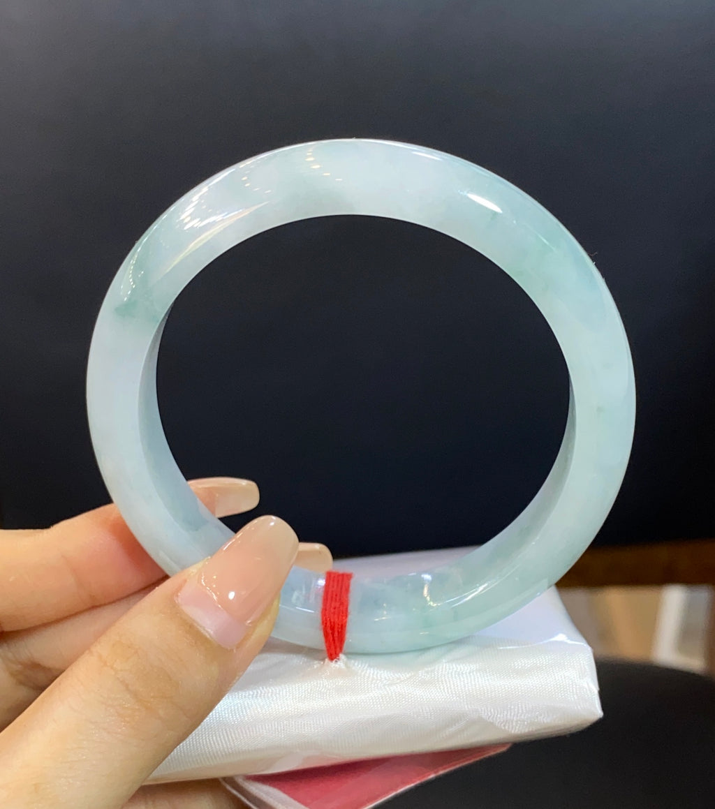 细糯飘花翡翠平安镯 57-58 | 编号：23062605-3003 具体尺寸：57.5-12.5-8（wg0067433）