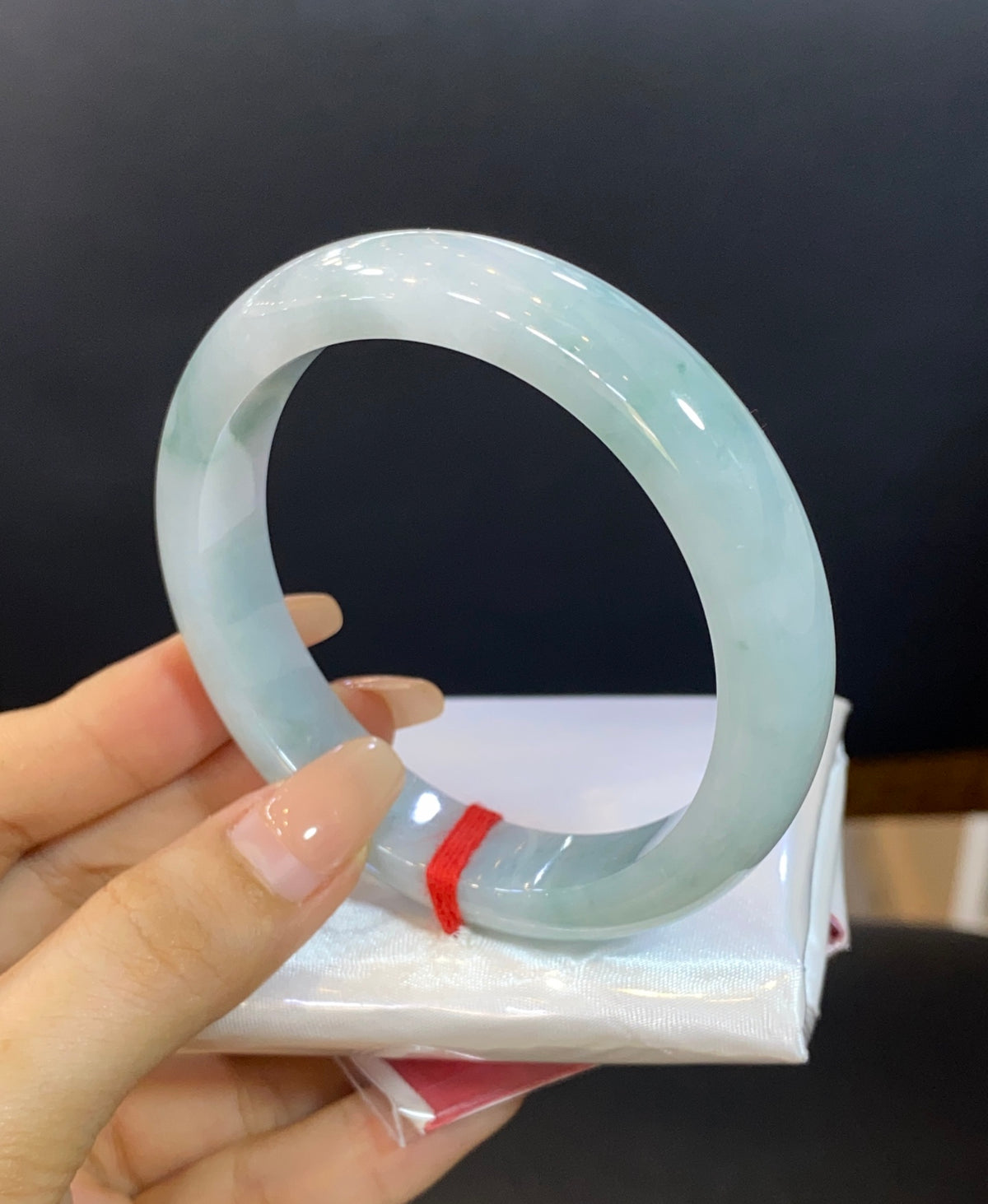 细糯飘花翡翠平安镯 57-58 | 编号：23062605-3003 具体尺寸：57.5-12.5-8（wg0067433）